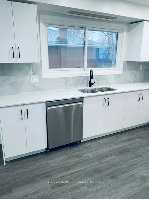 Photo 12 of Unit Upper, 497 Upper Kenilworth Avenue, Hamilton, Huntington — HOMEH