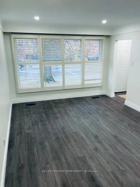 Photo 13 of Unit Upper, 497 Upper Kenilworth Avenue, Hamilton, Huntington — HOMEH