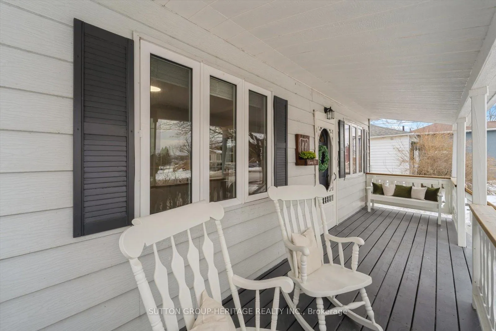Photo 2 of 44 Queen Street, Clarington, Bowmanville — HOMEH
