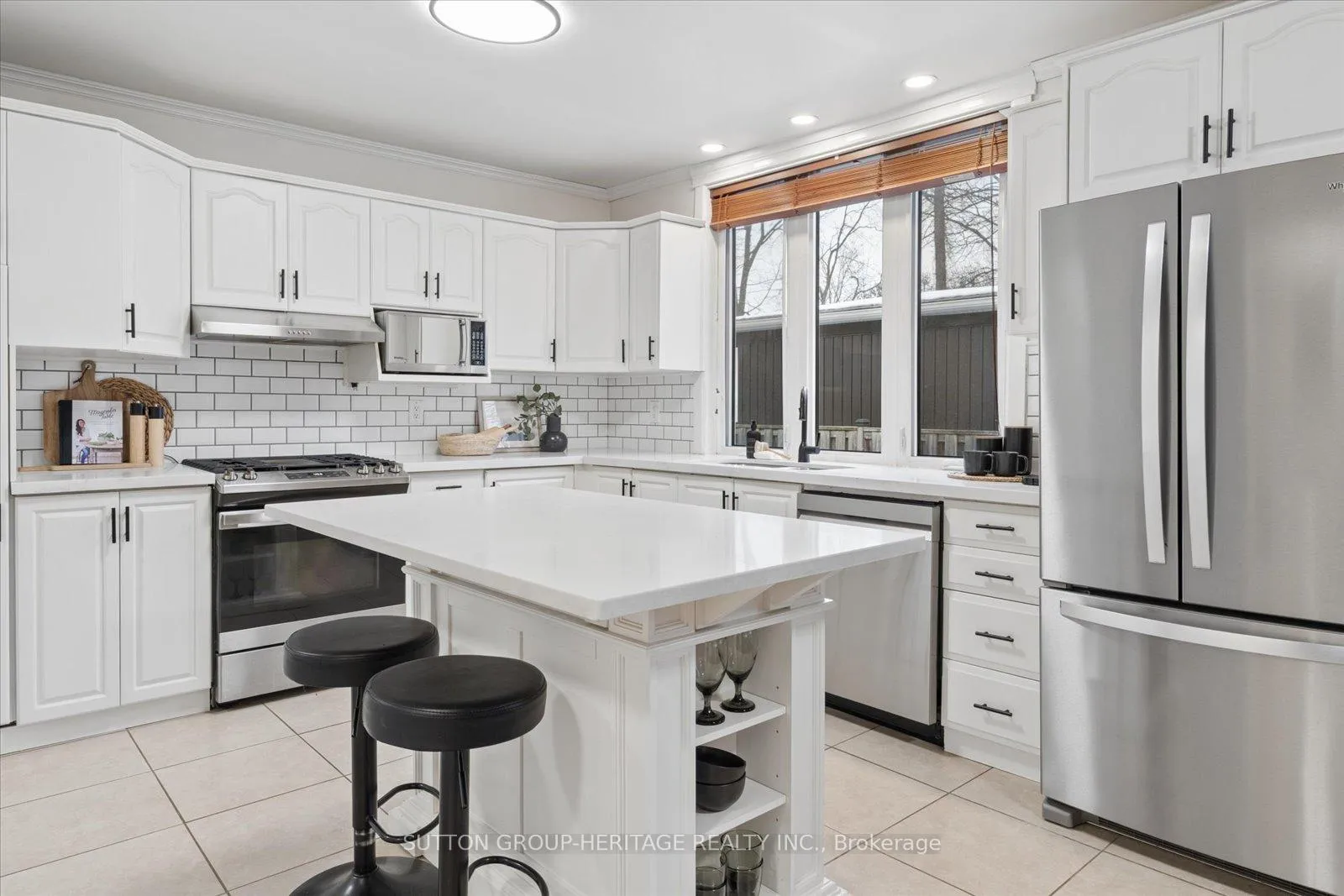 Photo 6 of 44 Queen Street, Clarington, Bowmanville — HOMEH