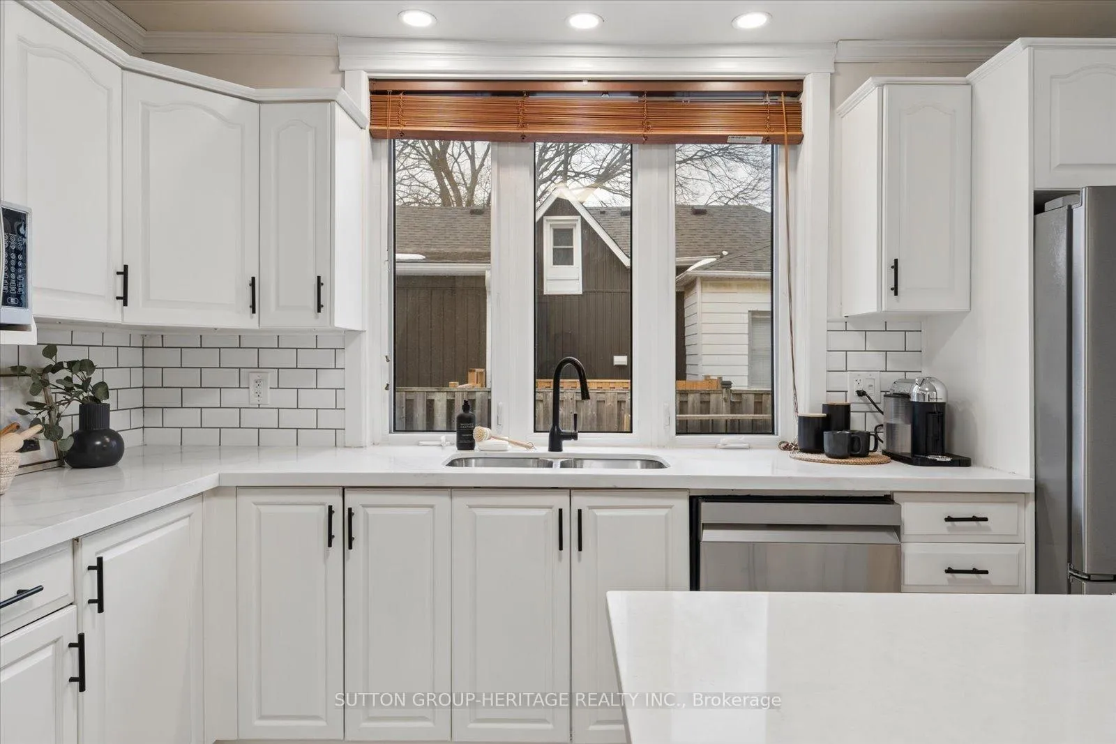 Photo 7 of 44 Queen Street, Clarington, Bowmanville — HOMEH