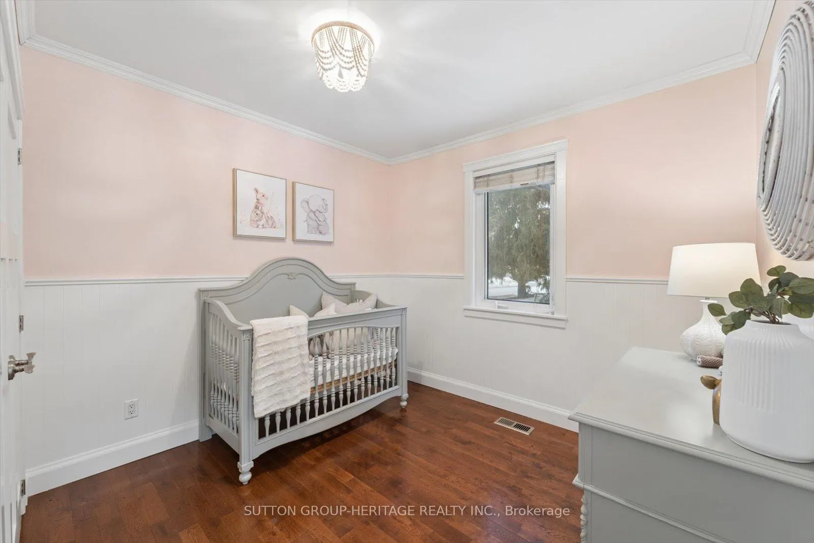 Photo 10 of 44 Queen Street, Clarington, Bowmanville — HOMEH