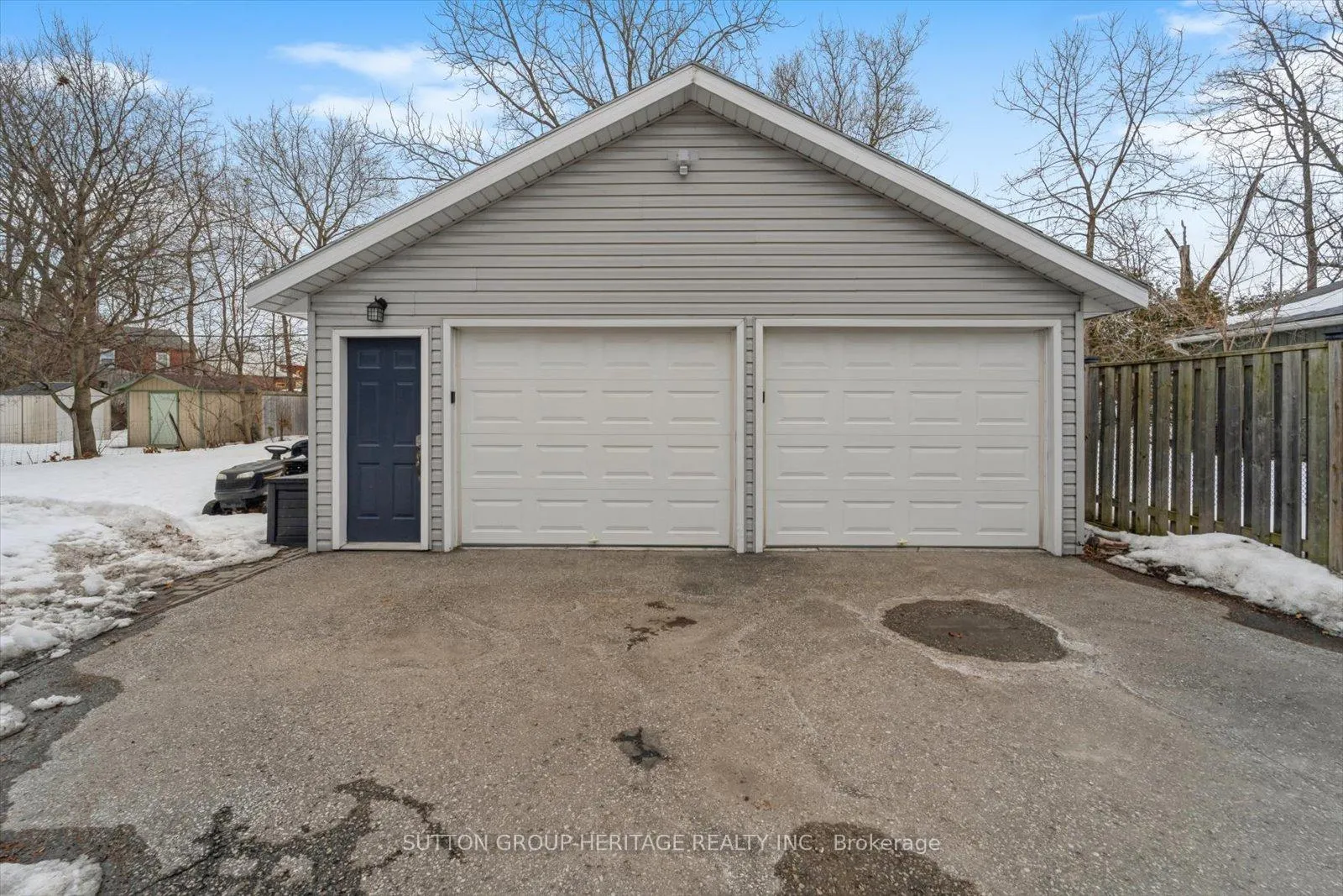 Photo 15 of 44 Queen Street, Clarington, Bowmanville — HOMEH