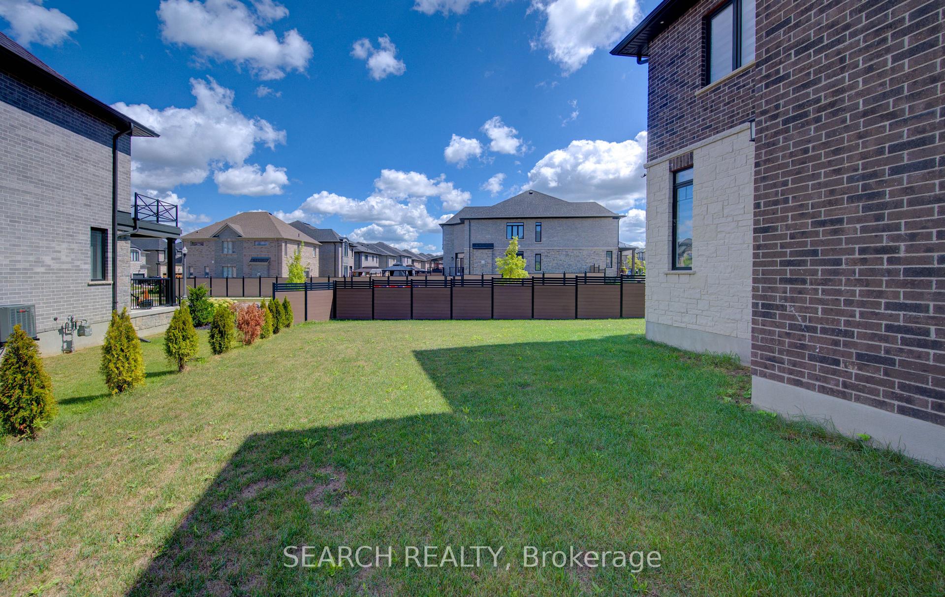 Photo 34 of 900 Pondcliffe Court, Kitchener — HOMEH