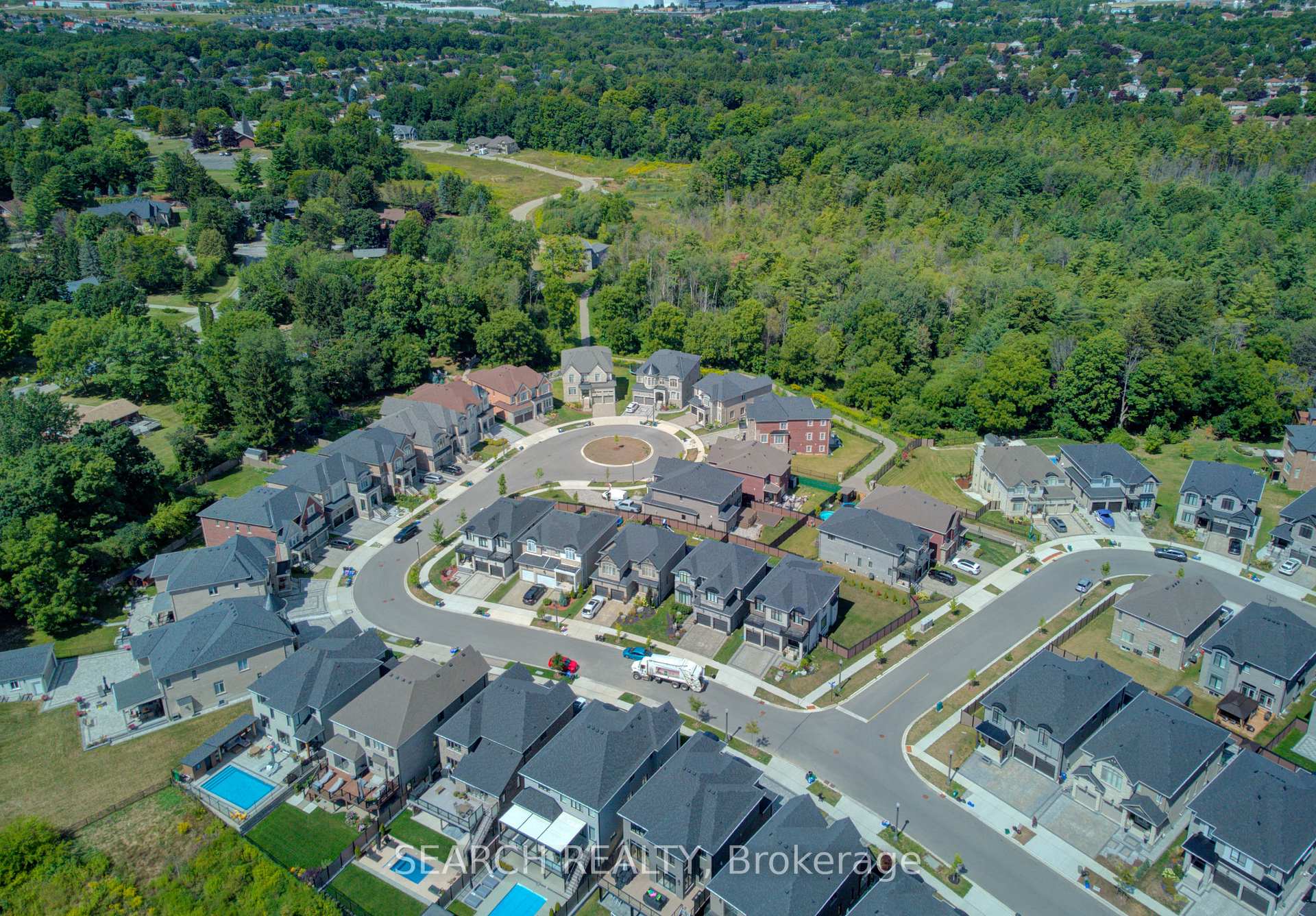 Photo 35 of 900 Pondcliffe Court, Kitchener — HOMEH