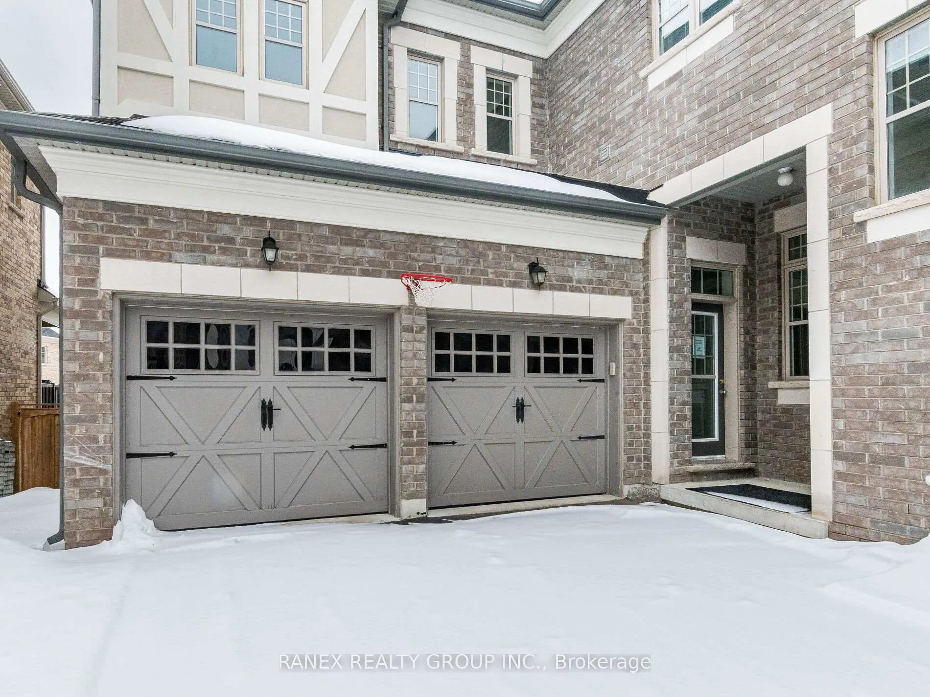 Photo 3 of 13 John Carroll Drive, Brampton, Toronto Gore Rural Estate — HOMEH