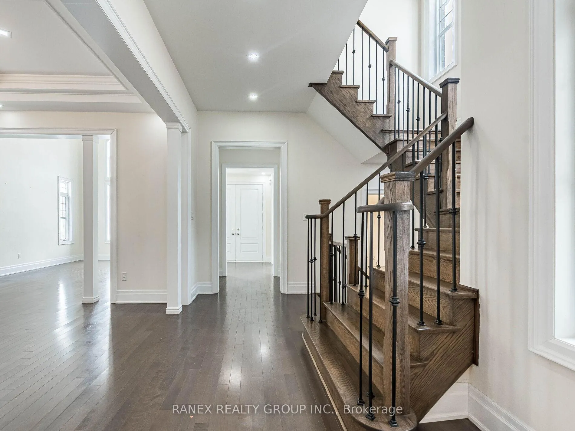 Photo 7 of 13 John Carroll Drive, Brampton, Toronto Gore Rural Estate — HOMEH