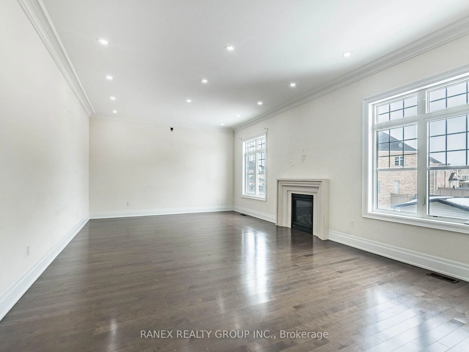 Photo 12 of 13 John Carroll Drive, Brampton, Toronto Gore Rural Estate — HOMEH