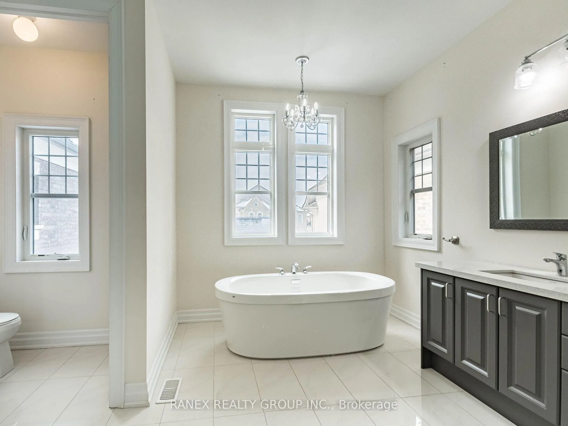 Photo 31 of 13 John Carroll Drive, Brampton, Toronto Gore Rural Estate — HOMEH