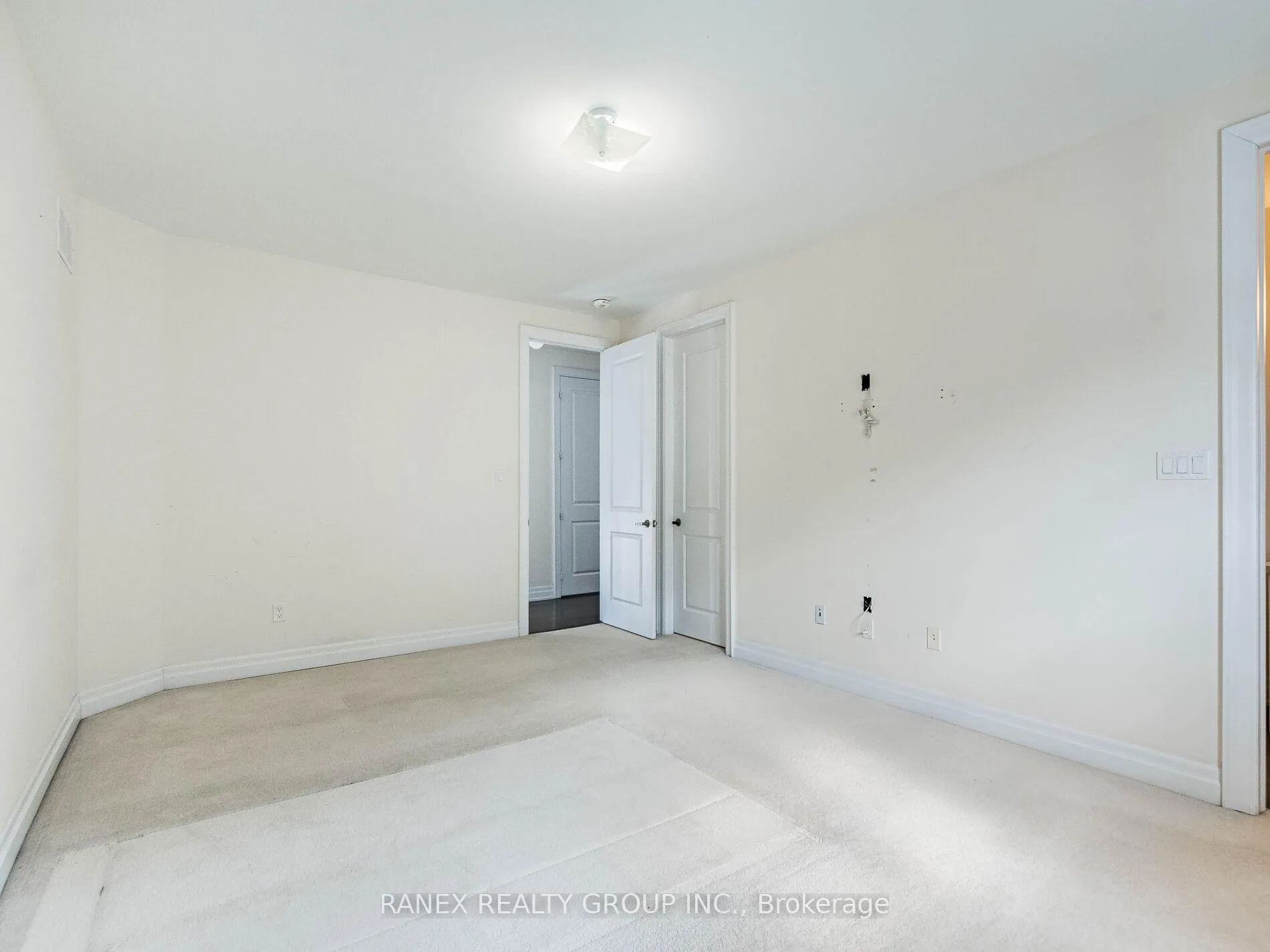 Photo 34 of 13 John Carroll Drive, Brampton, Toronto Gore Rural Estate — HOMEH