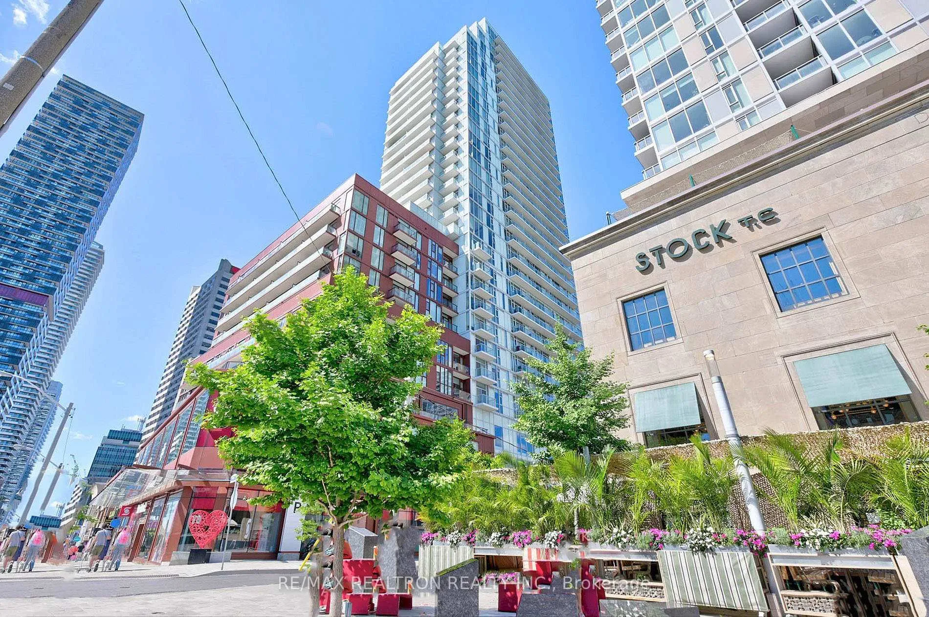 Photo 2 of Unit 1302, 33 Helendale Avenue, Toronto, Yonge-Eglinton — HOMEH