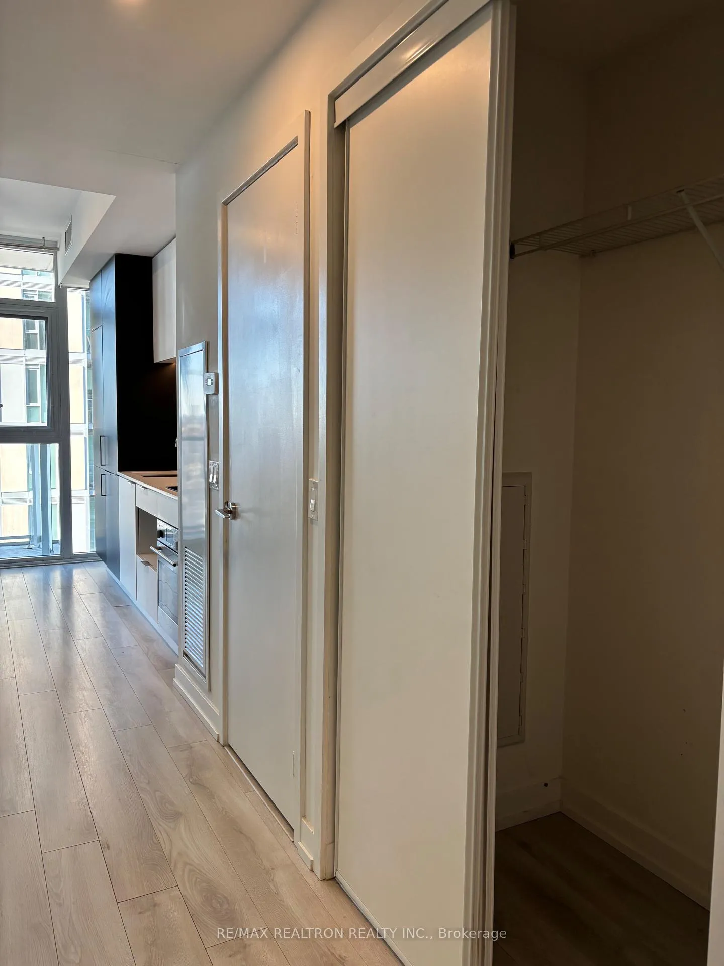 Photo 7 of Unit 1302, 33 Helendale Avenue, Toronto, Yonge-Eglinton — HOMEH