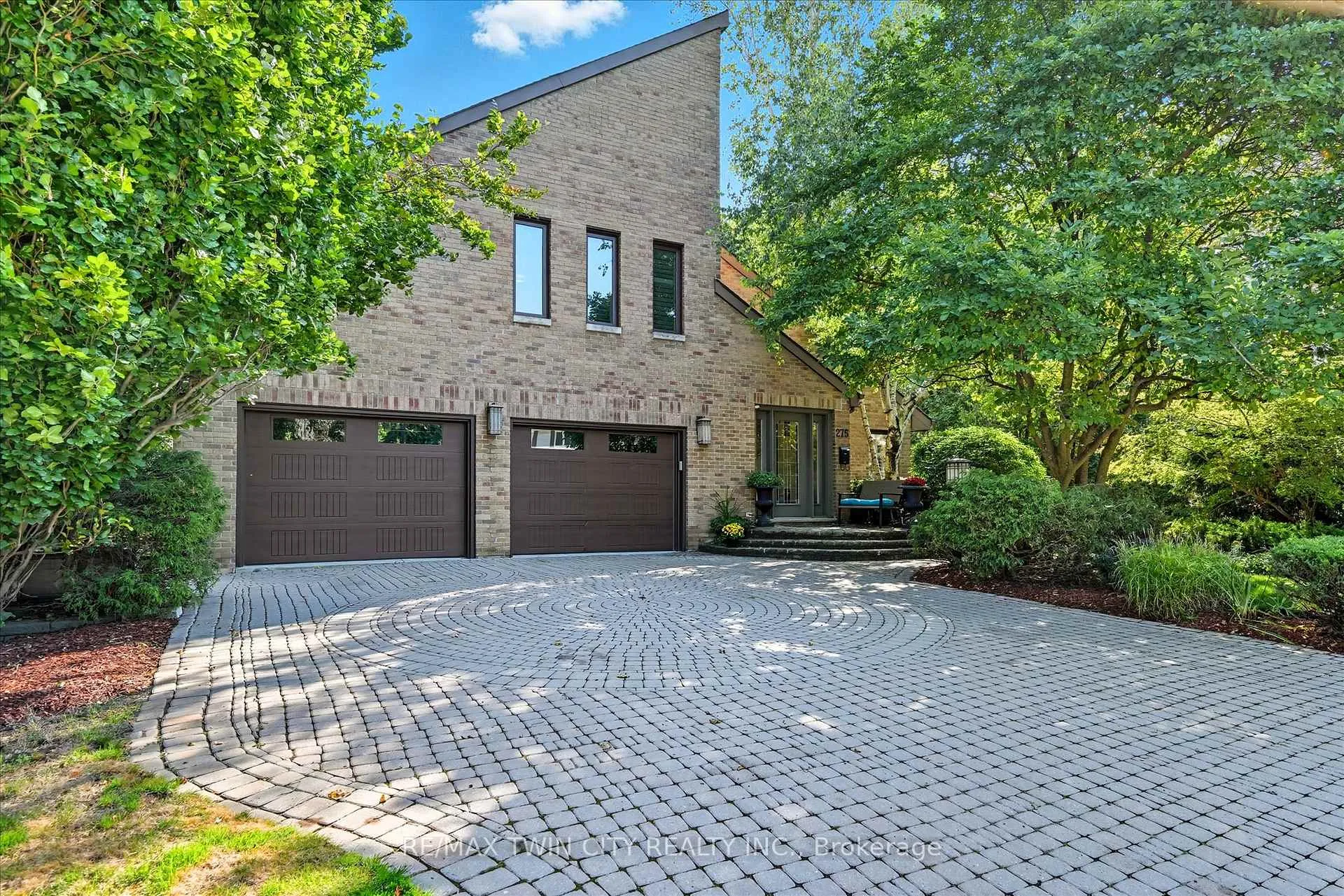 Photo 1 of 275 Greenbriar Road, Hamilton, Meadowlands — HOMEH