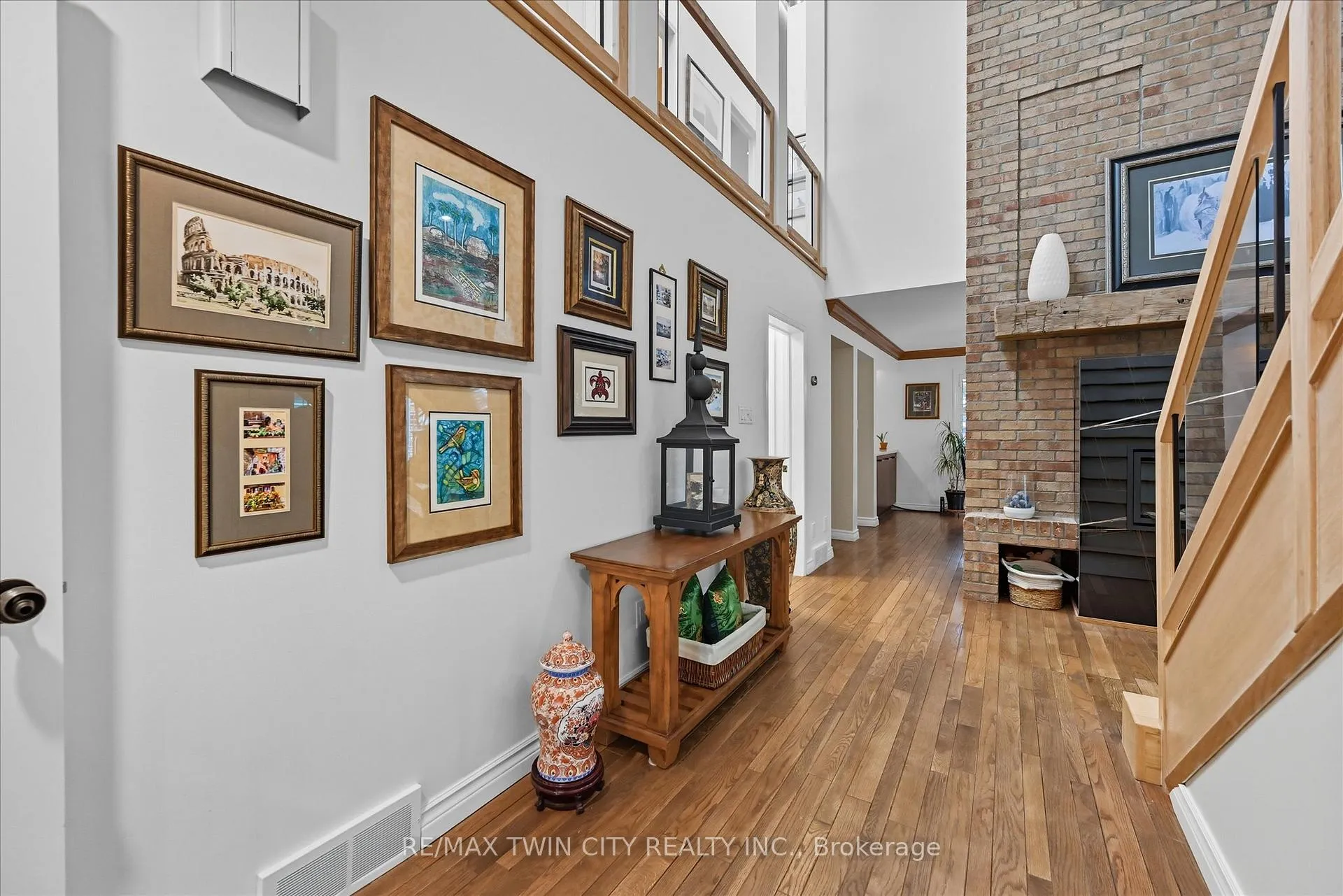 Photo 4 of 275 Greenbriar Road, Hamilton, Meadowlands — HOMEH