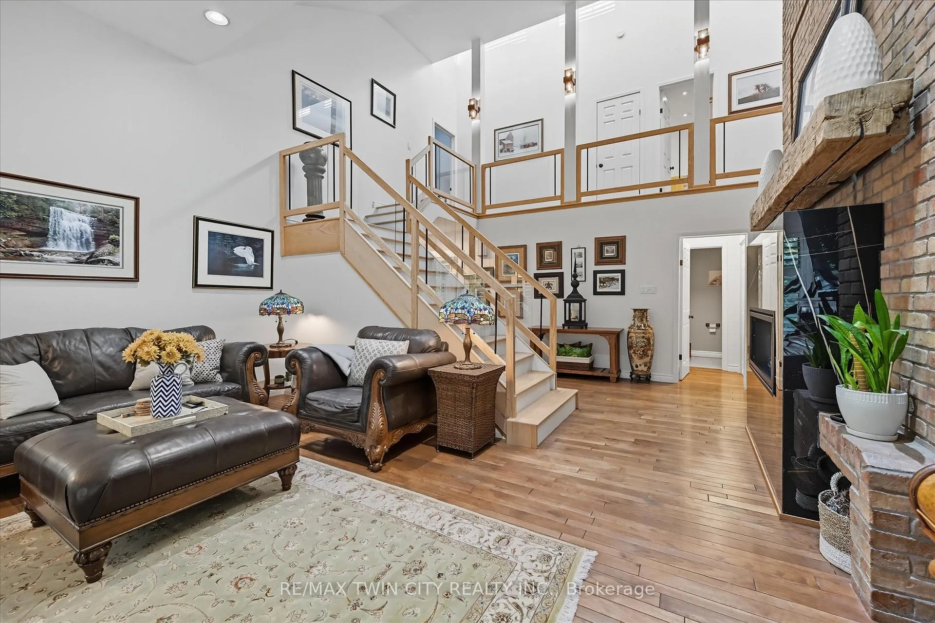 Photo 6 of 275 Greenbriar Road, Hamilton, Meadowlands — HOMEH
