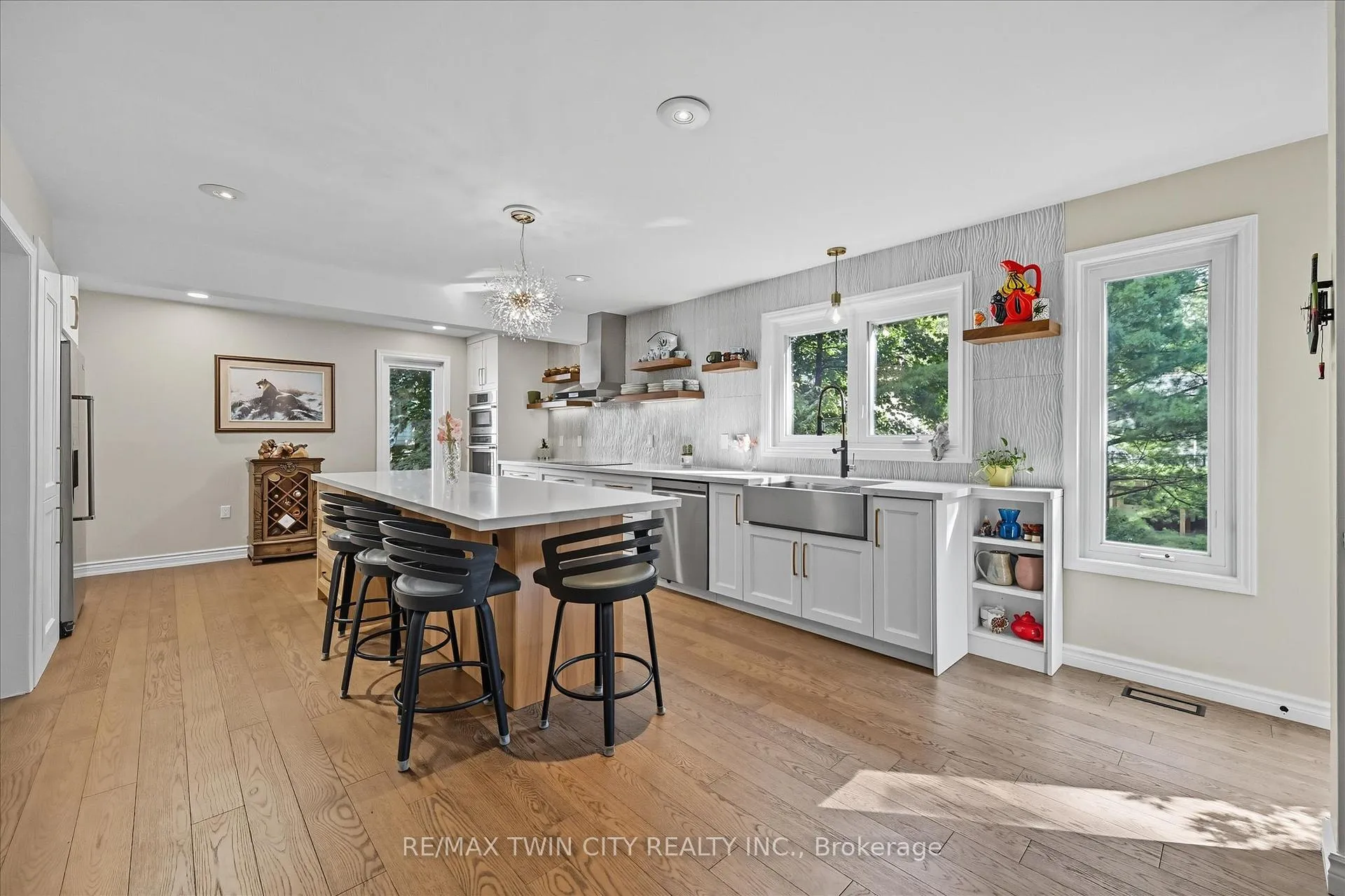 Photo 10 of 275 Greenbriar Road, Hamilton, Meadowlands — HOMEH