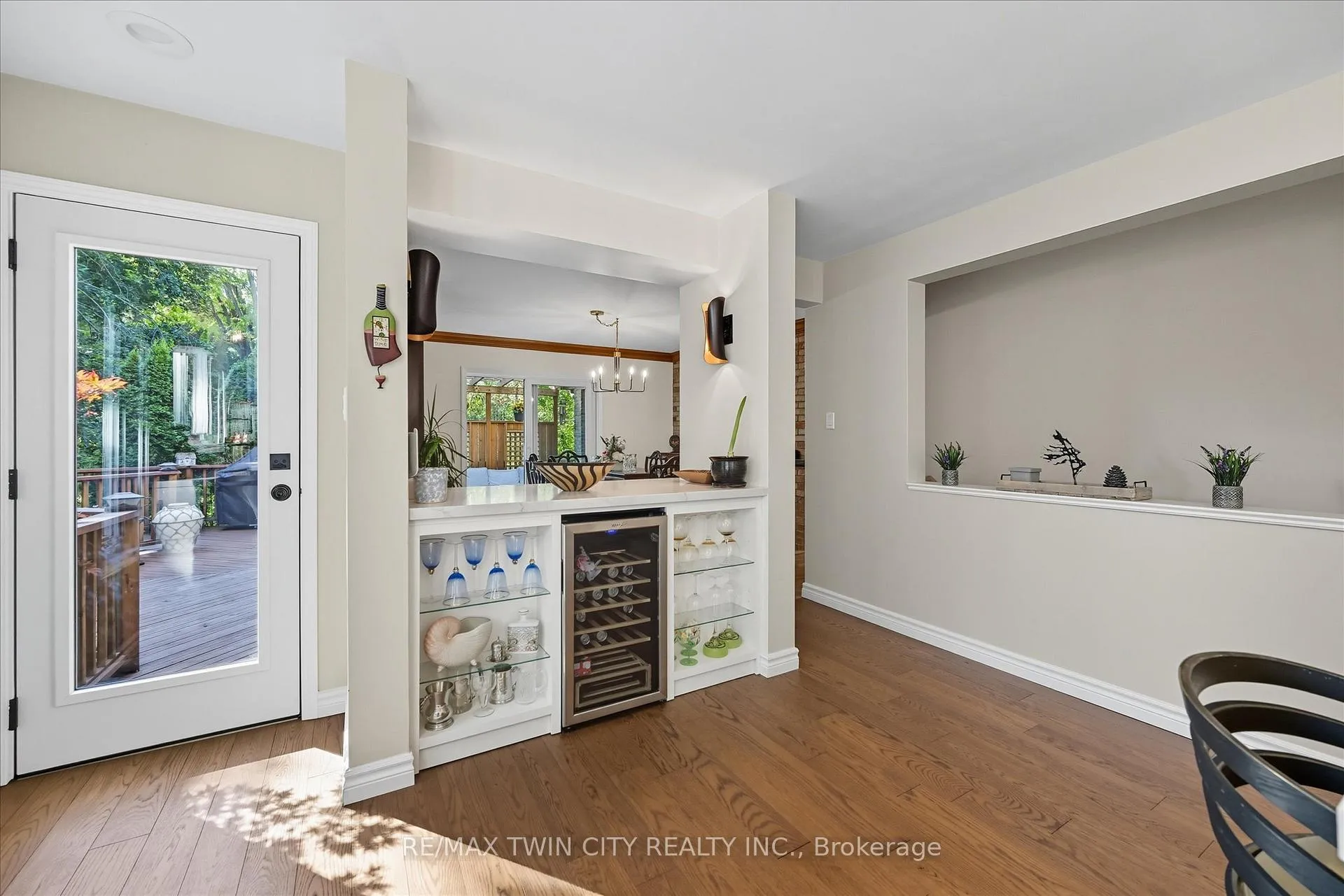 Photo 12 of 275 Greenbriar Road, Hamilton, Meadowlands — HOMEH