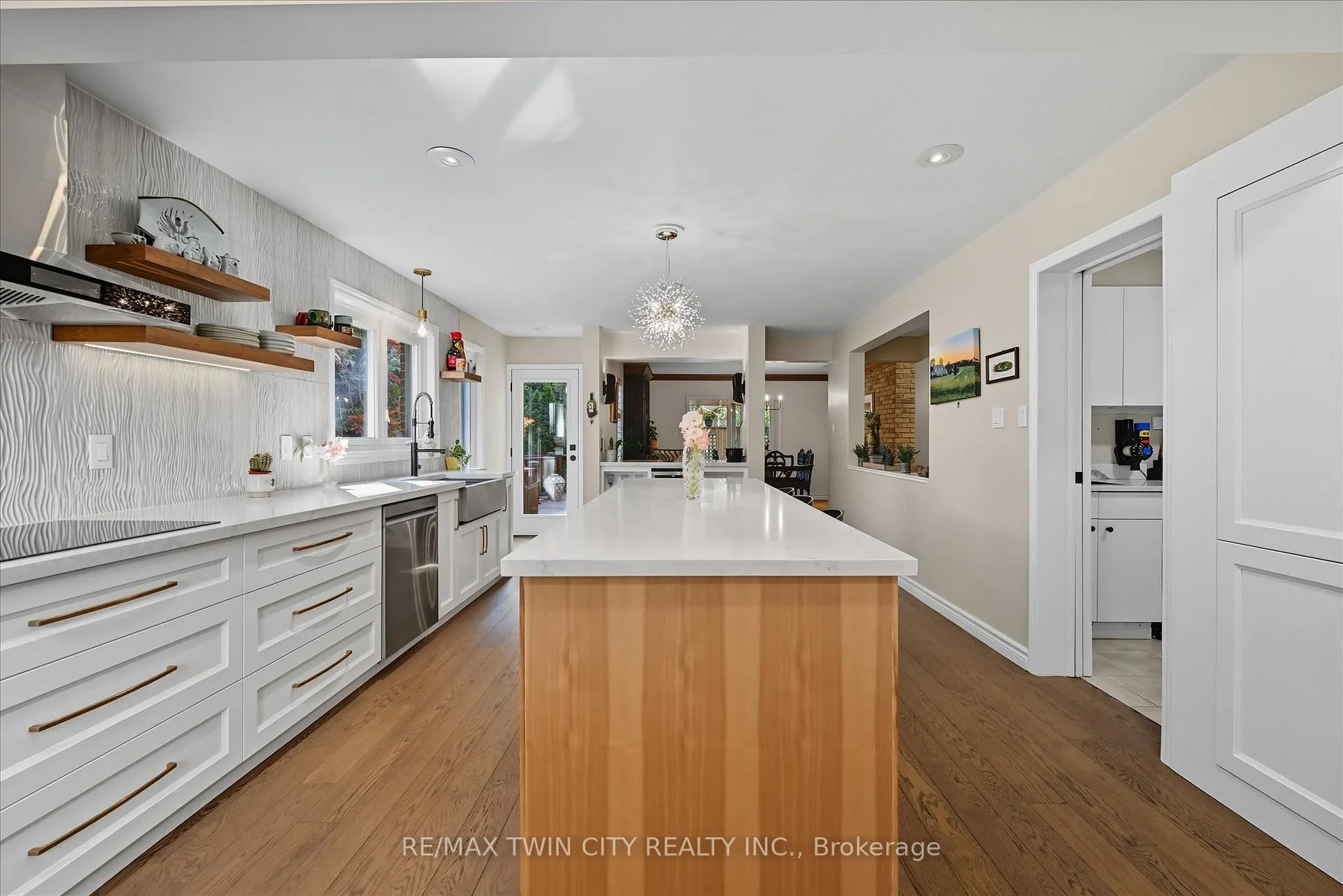Photo 16 of 275 Greenbriar Road, Hamilton, Meadowlands — HOMEH