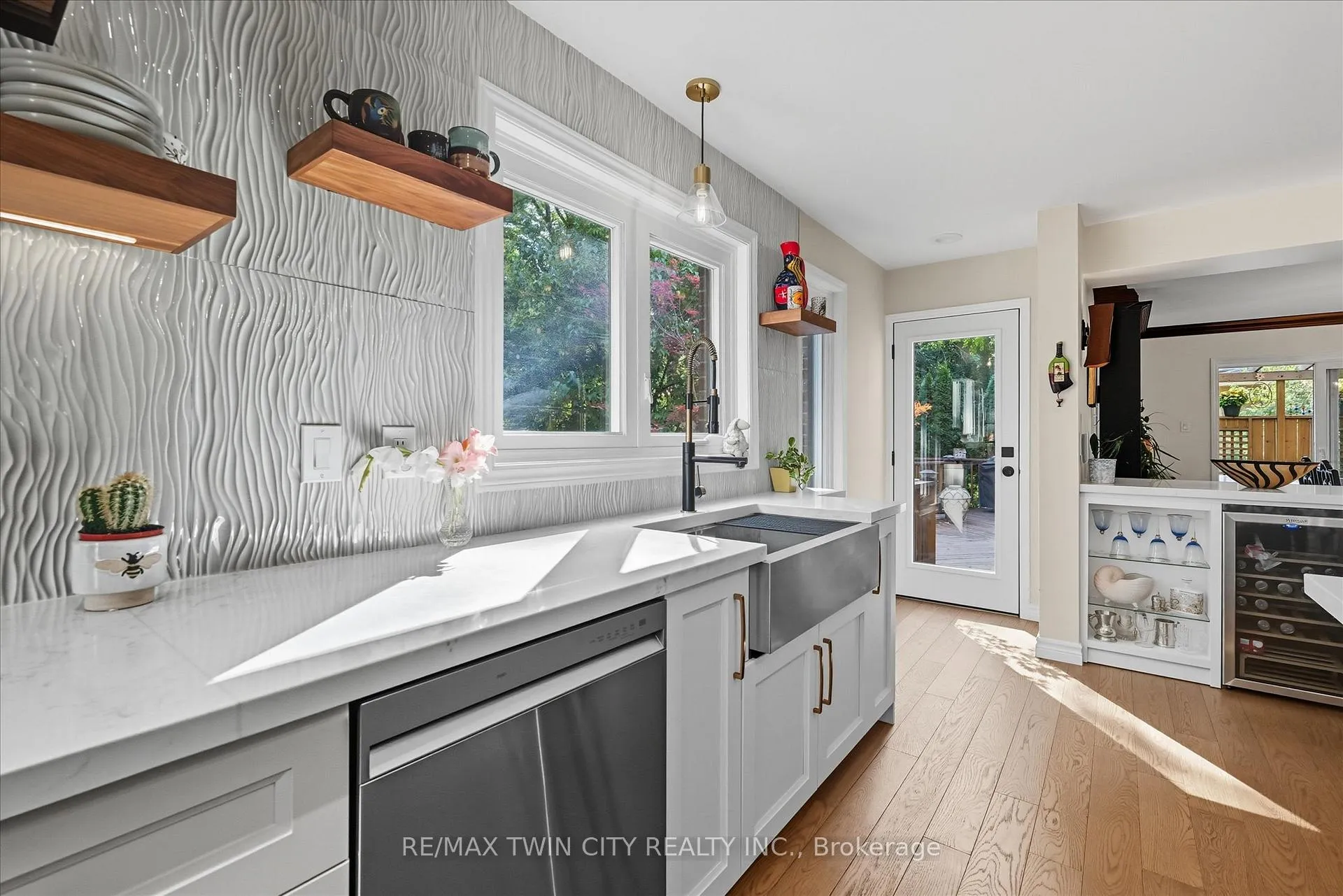 Photo 17 of 275 Greenbriar Road, Hamilton, Meadowlands — HOMEH