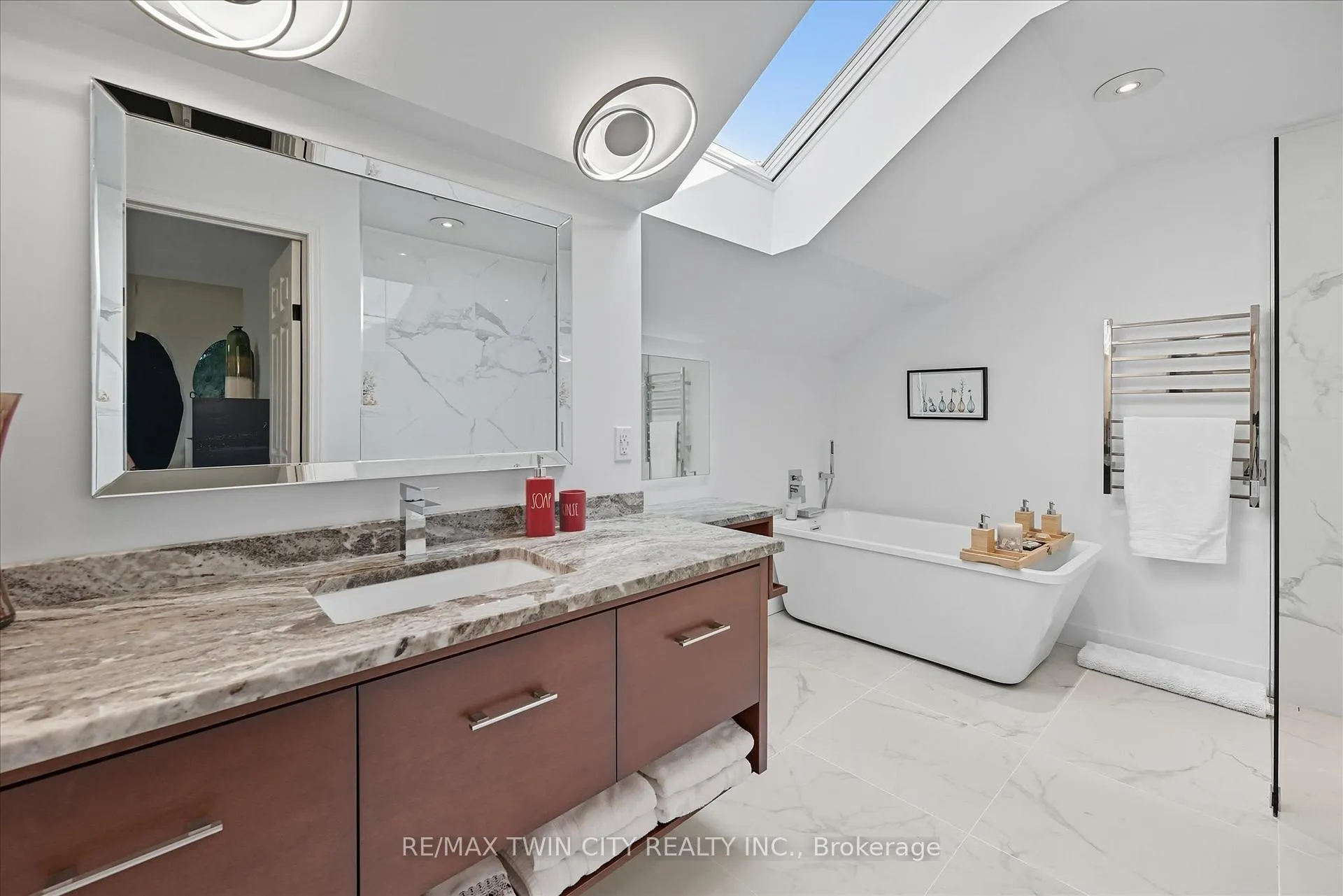 Photo 23 of 275 Greenbriar Road, Hamilton, Meadowlands — HOMEH