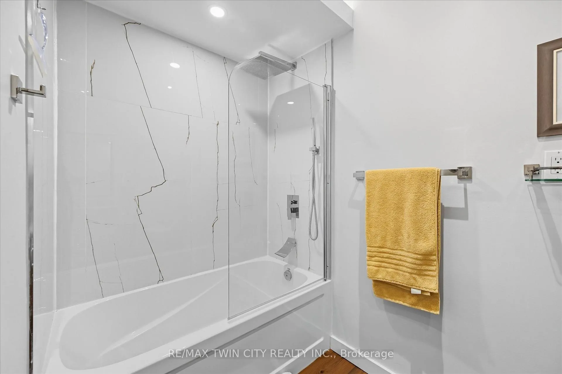 Photo 27 of 275 Greenbriar Road, Hamilton, Meadowlands — HOMEH