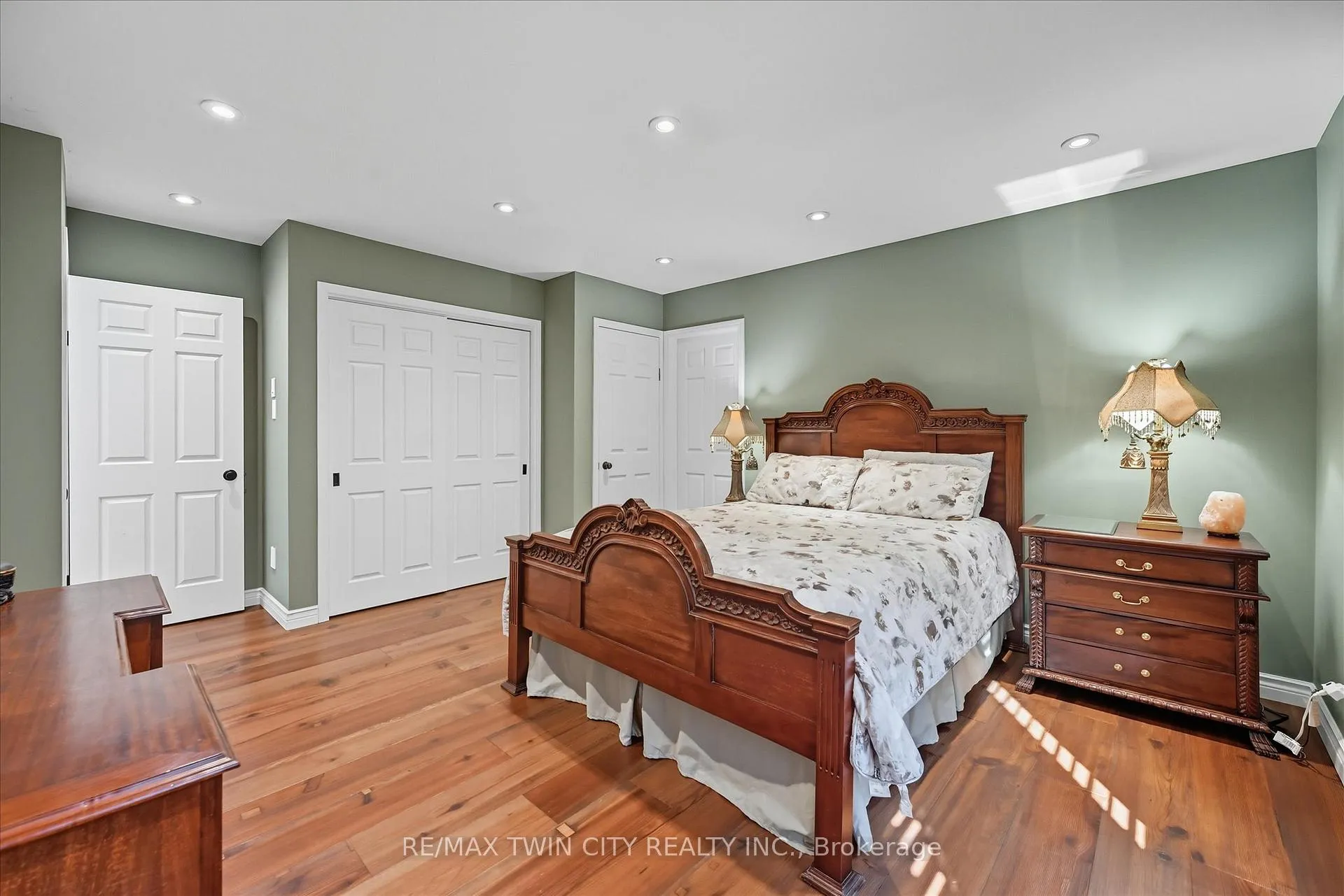 Photo 28 of 275 Greenbriar Road, Hamilton, Meadowlands — HOMEH