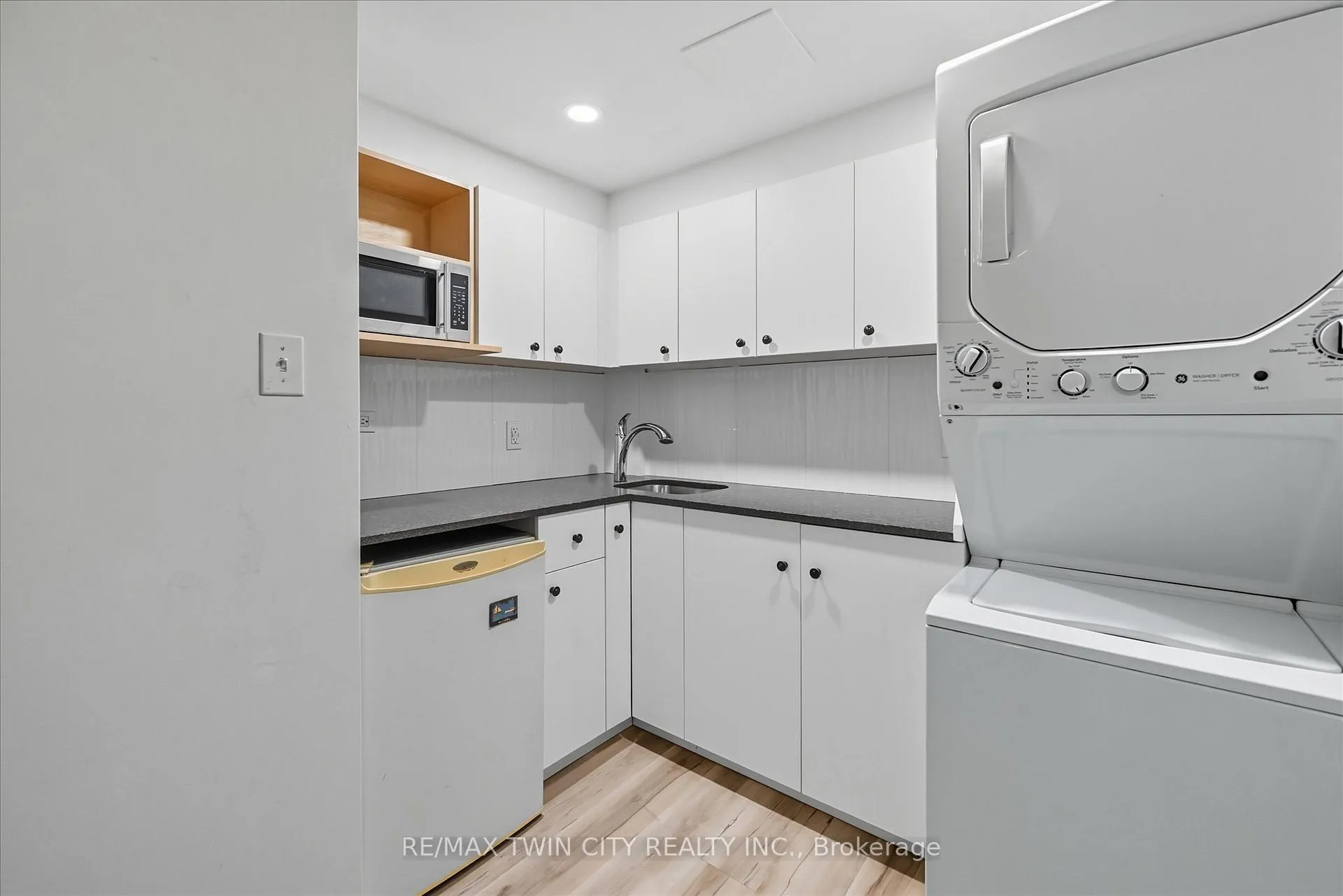 Photo 33 of 275 Greenbriar Road, Hamilton, Meadowlands — HOMEH