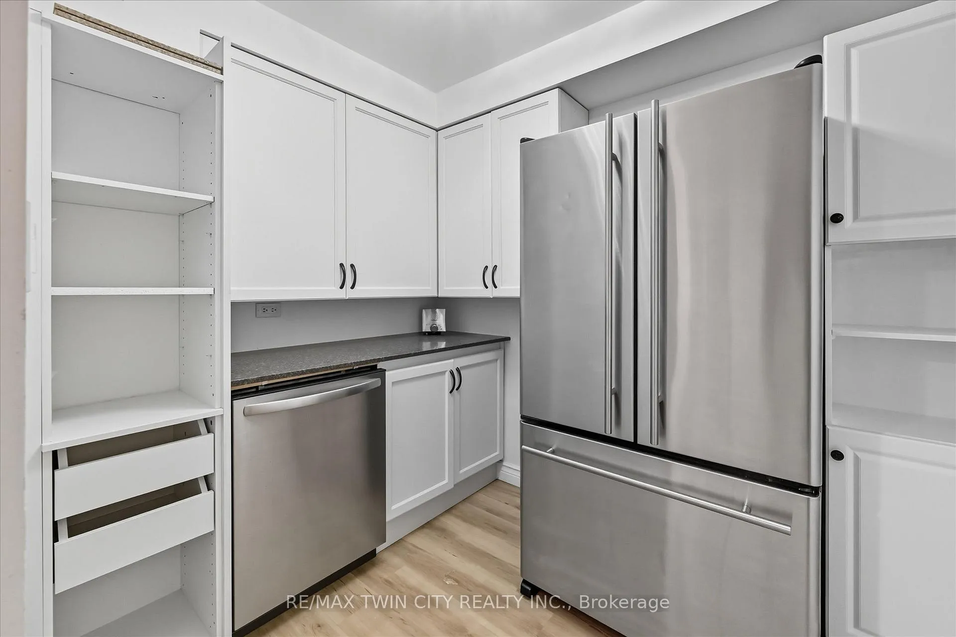 Photo 34 of 275 Greenbriar Road, Hamilton, Meadowlands — HOMEH