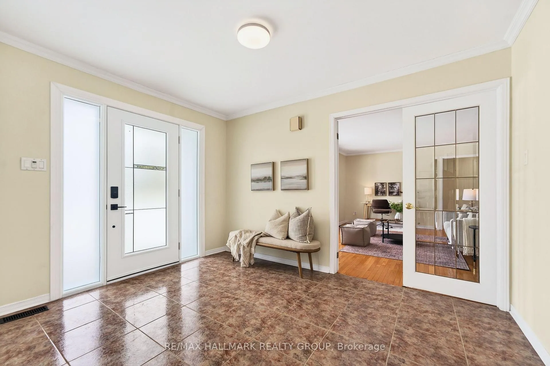 Photo 4 of 2349 Brennan Park Drive, Ottawa, Cumberland West — HOMEH
