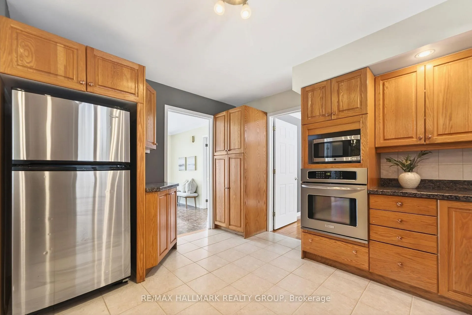 Photo 17 of 2349 Brennan Park Drive, Ottawa, Cumberland West — HOMEH