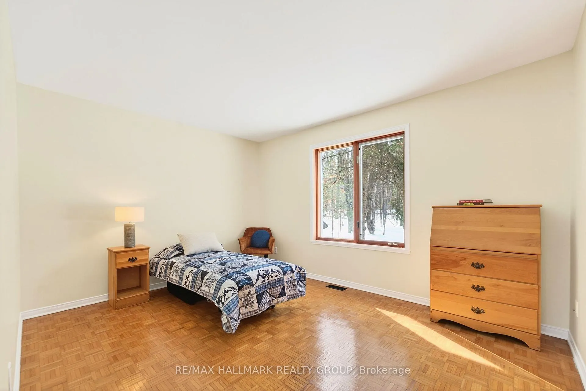 Photo 28 of 2349 Brennan Park Drive, Ottawa, Cumberland West — HOMEH
