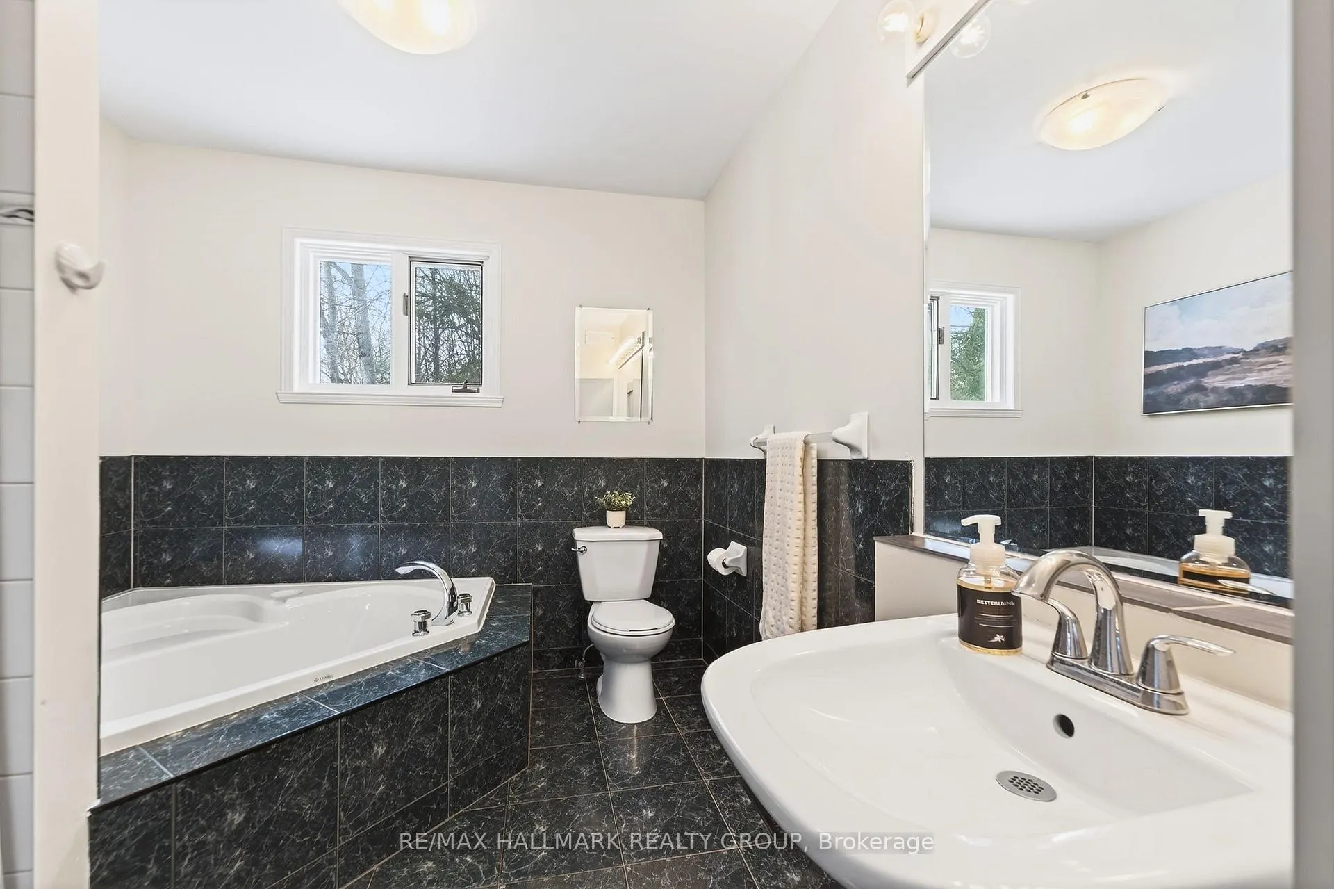Photo 30 of 2349 Brennan Park Drive, Ottawa, Cumberland West — HOMEH