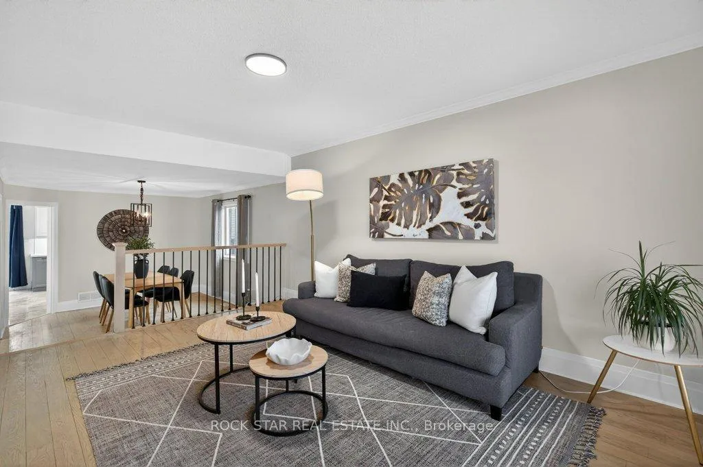 Photo 5 of 18 Hillgarden Drive, Hamilton, Stoney Creek Mountain — HOMEH