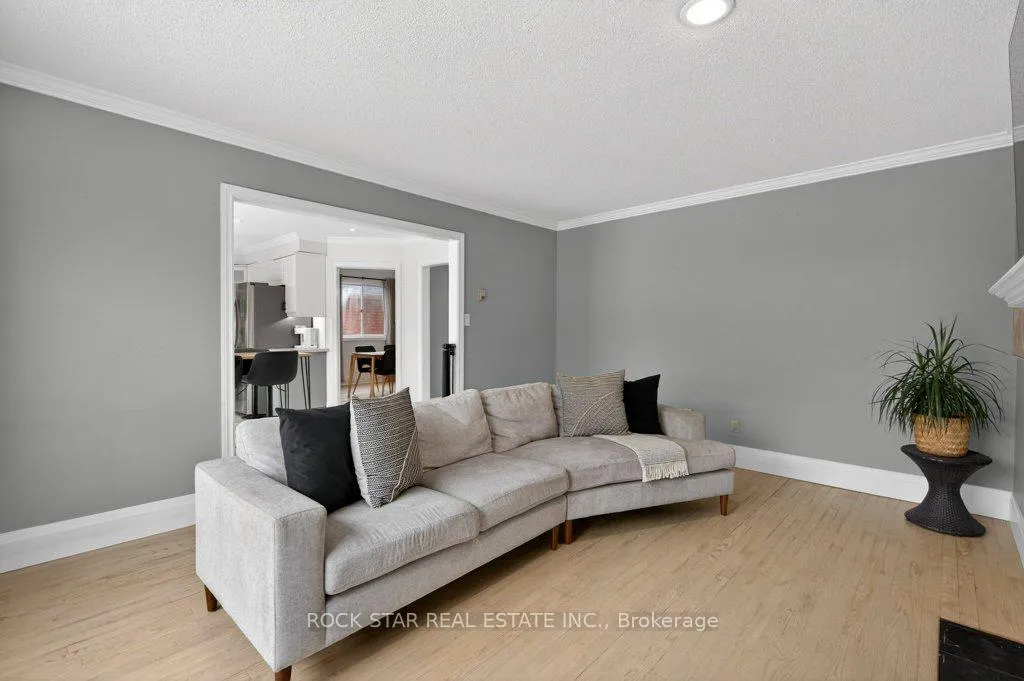 Photo 15 of 18 Hillgarden Drive, Hamilton, Stoney Creek Mountain — HOMEH