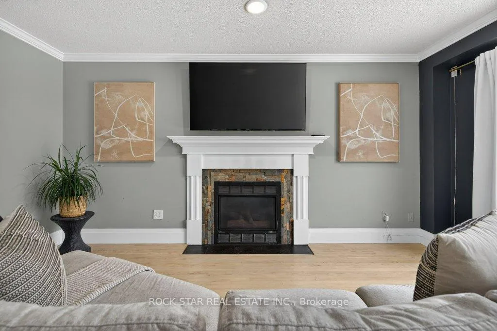 Photo 16 of 18 Hillgarden Drive, Hamilton, Stoney Creek Mountain — HOMEH