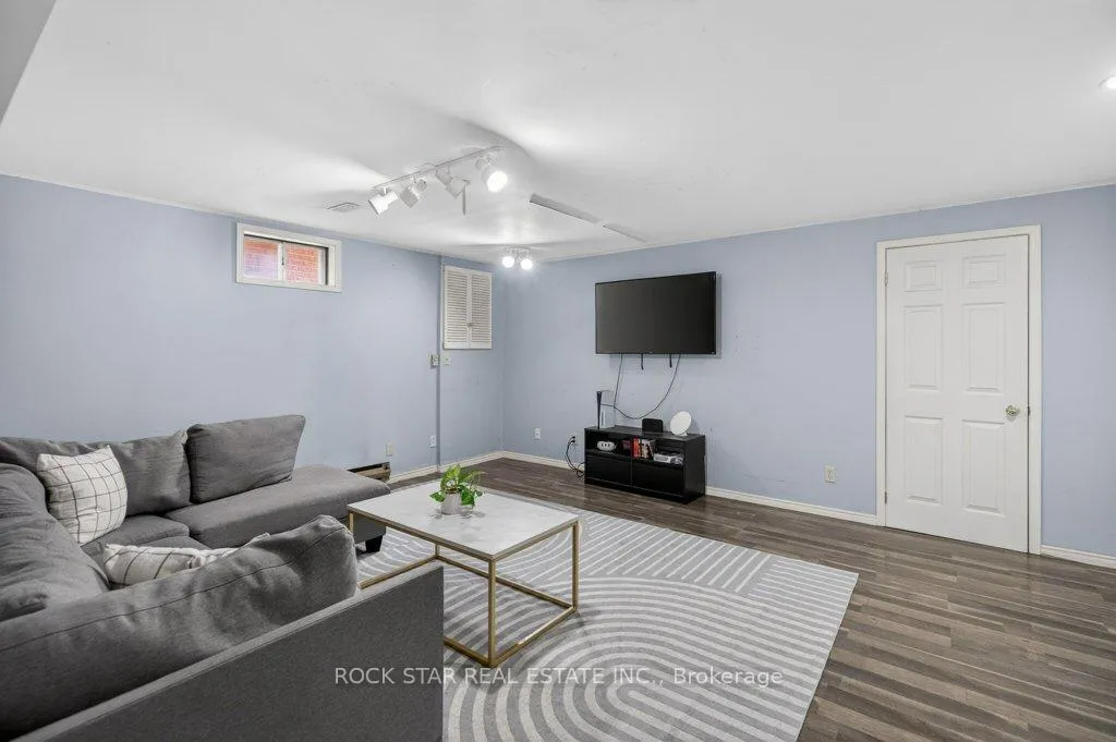 Photo 26 of 18 Hillgarden Drive, Hamilton, Stoney Creek Mountain — HOMEH