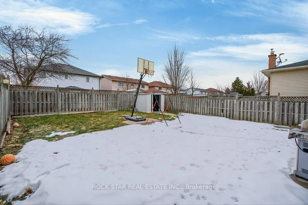 Photo 30 of 18 Hillgarden Drive, Hamilton, Stoney Creek Mountain — HOMEH