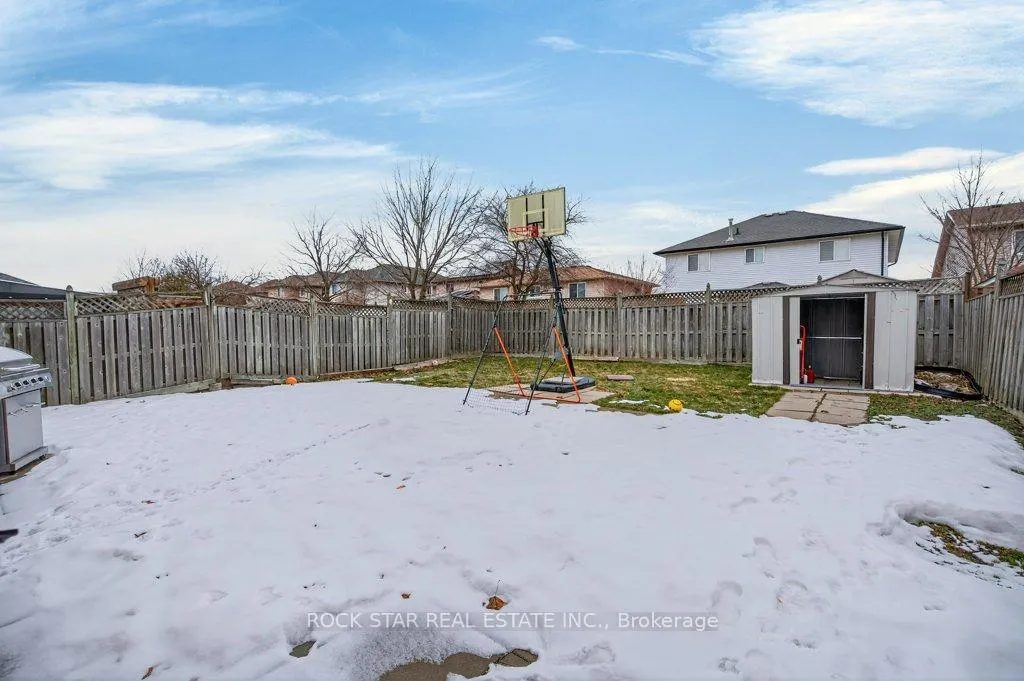 Photo 31 of 18 Hillgarden Drive, Hamilton, Stoney Creek Mountain — HOMEH