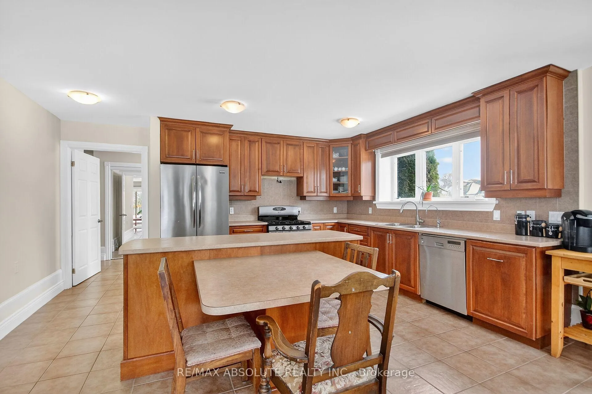 Photo 8 of 223 Jensen Court, Ottawa, Carp — HOMEH