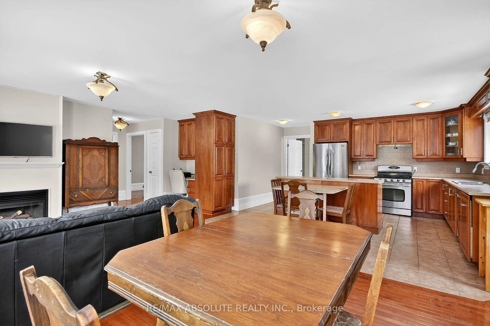 Photo 10 of 223 Jensen Court, Ottawa, Carp — HOMEH