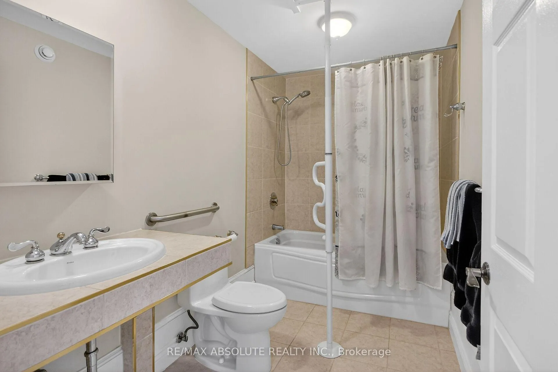 Photo 20 of 223 Jensen Court, Ottawa, Carp — HOMEH