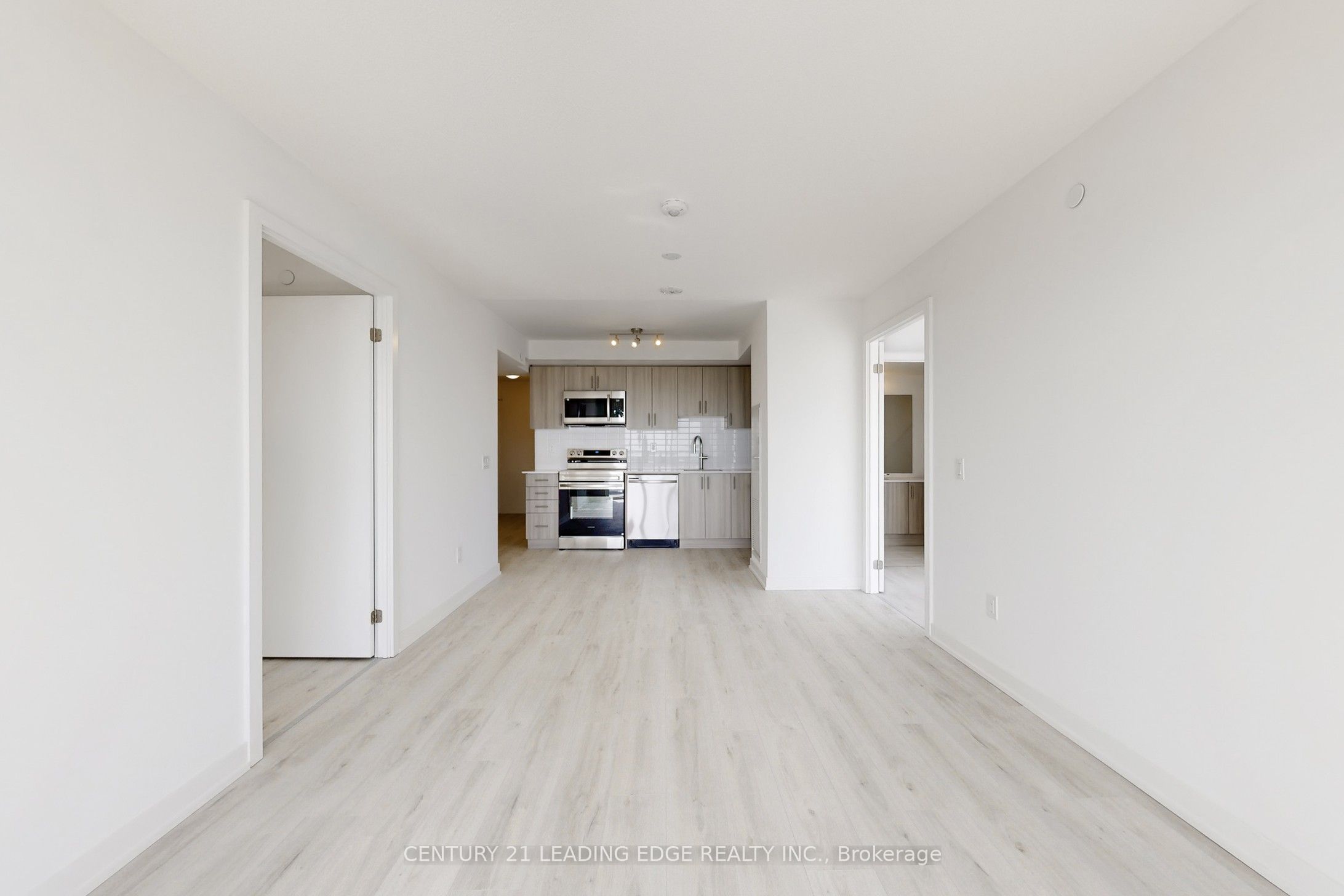 Photo 11 of Unit 2005, 1010 Sandy Beach Road, Pickering, Bay Ridges — HOMEH
