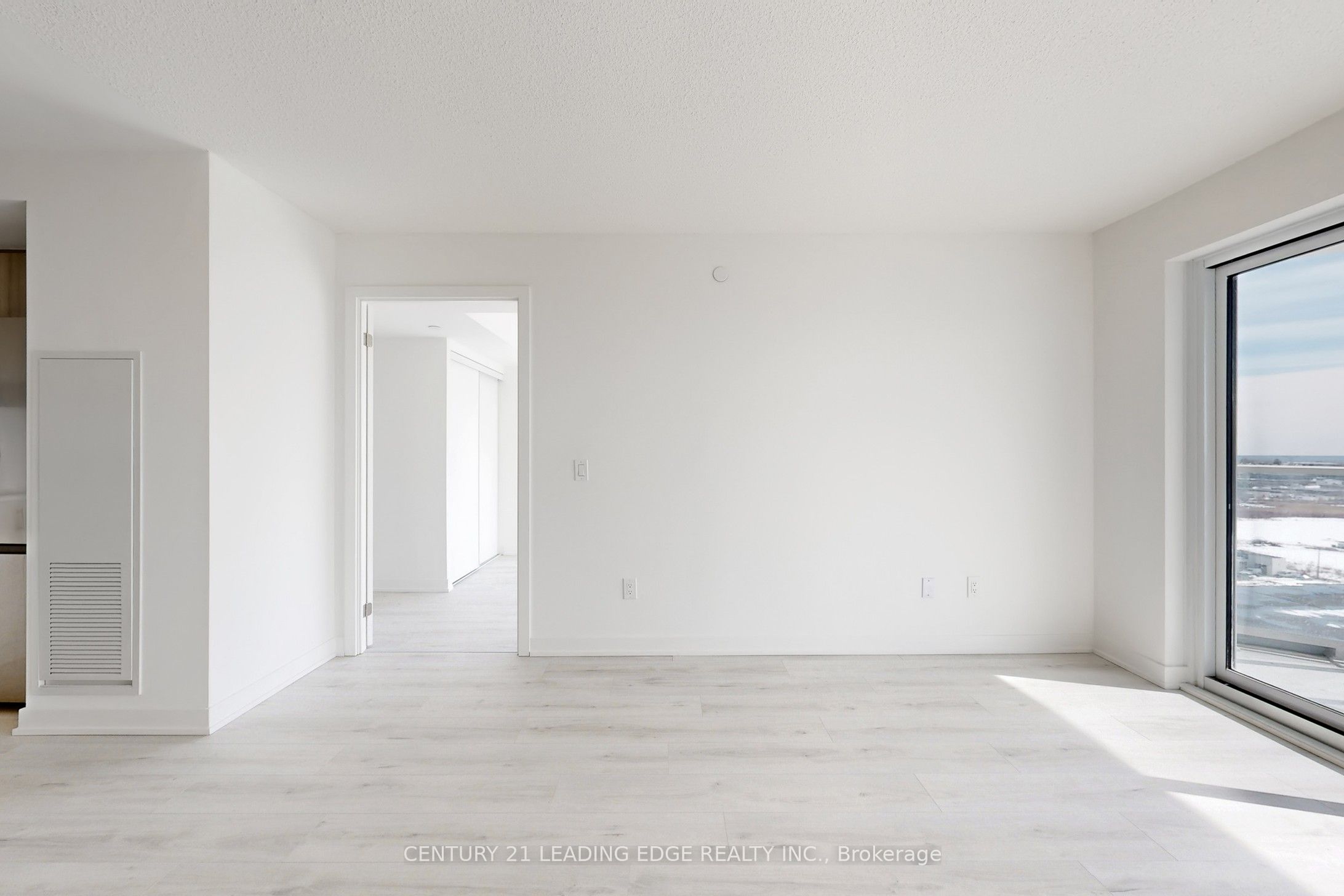 Photo 9 of Unit 2005, 1010 Sandy Beach Road, Pickering, Bay Ridges — HOMEH
