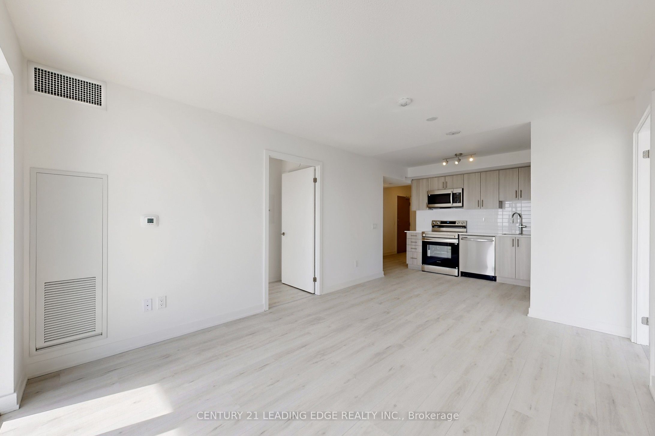 Photo 12 of Unit 2005, 1010 Sandy Beach Road, Pickering, Bay Ridges — HOMEH