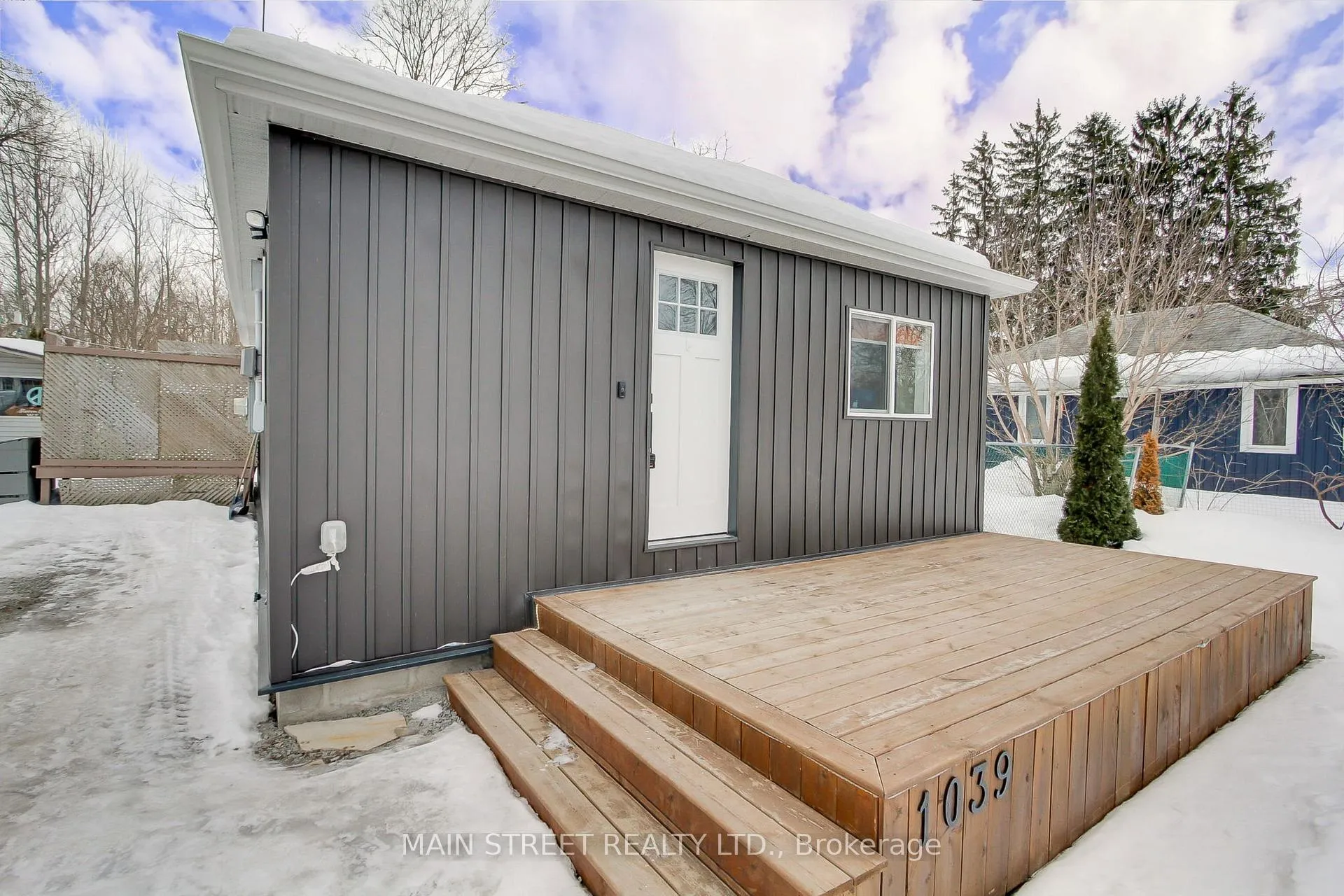 Photo 3 of 1039 Ewart Street, Innisfil, Rural Innisfil — HOMEH
