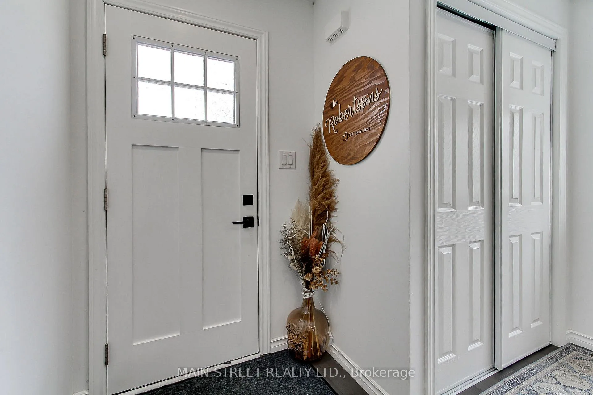 Photo 4 of 1039 Ewart Street, Innisfil, Rural Innisfil — HOMEH