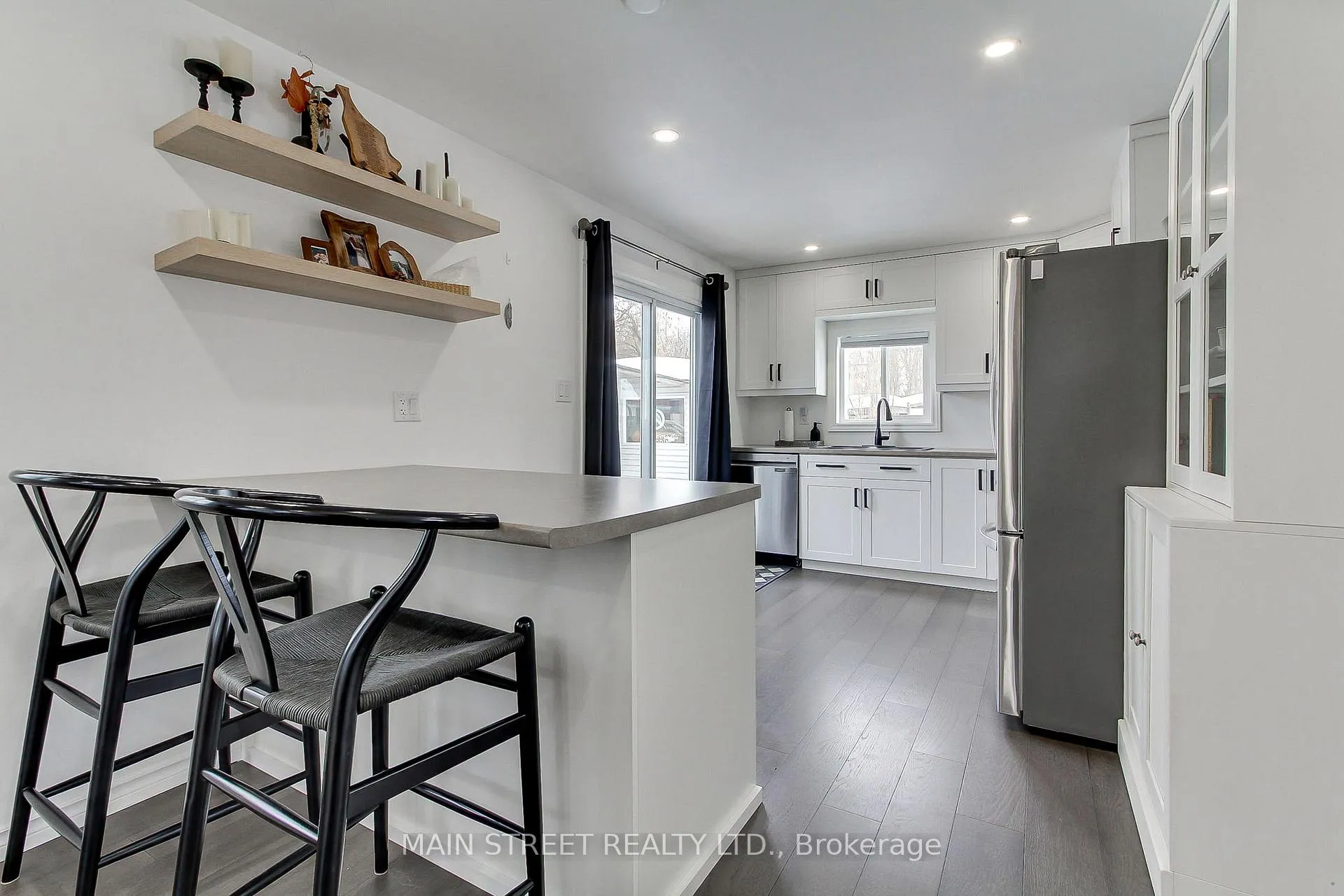 Photo 6 of 1039 Ewart Street, Innisfil, Rural Innisfil — HOMEH