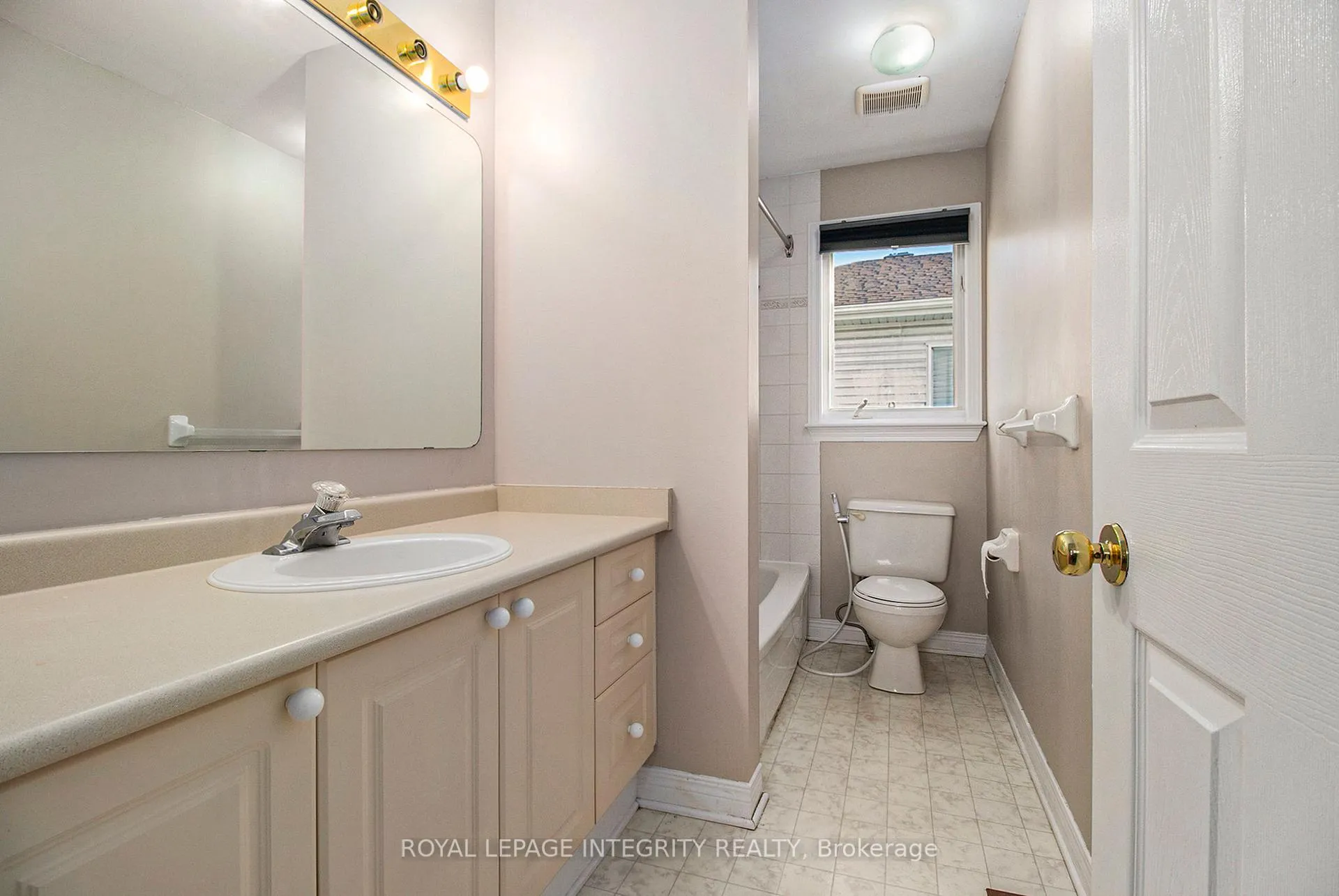 Photo 16 of 12 Cottingham Street, Ottawa, Barrhaven East — HOMEH