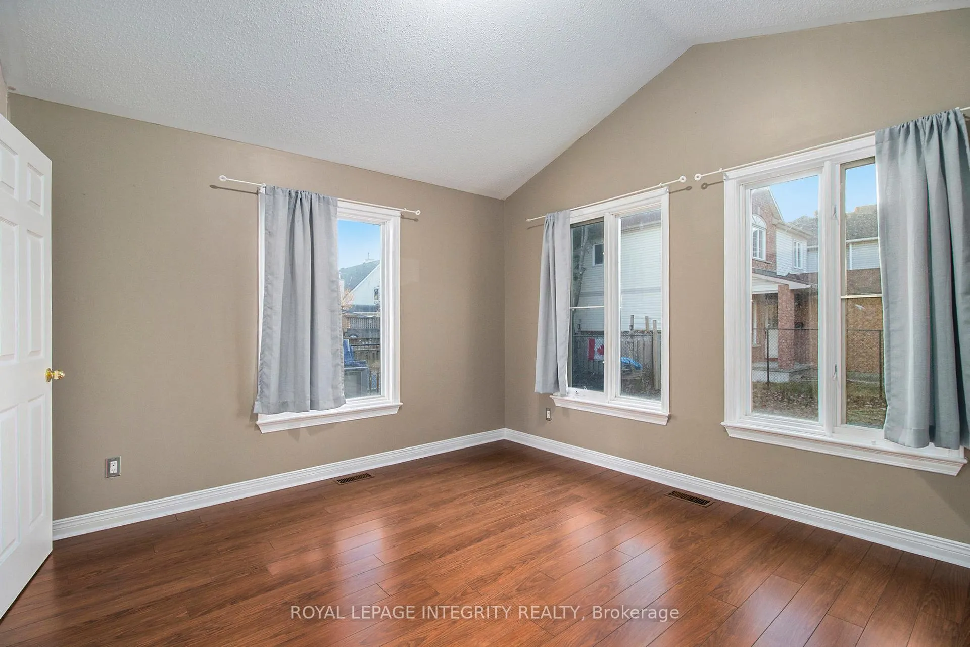 Photo 17 of 12 Cottingham Street, Ottawa, Barrhaven East — HOMEH