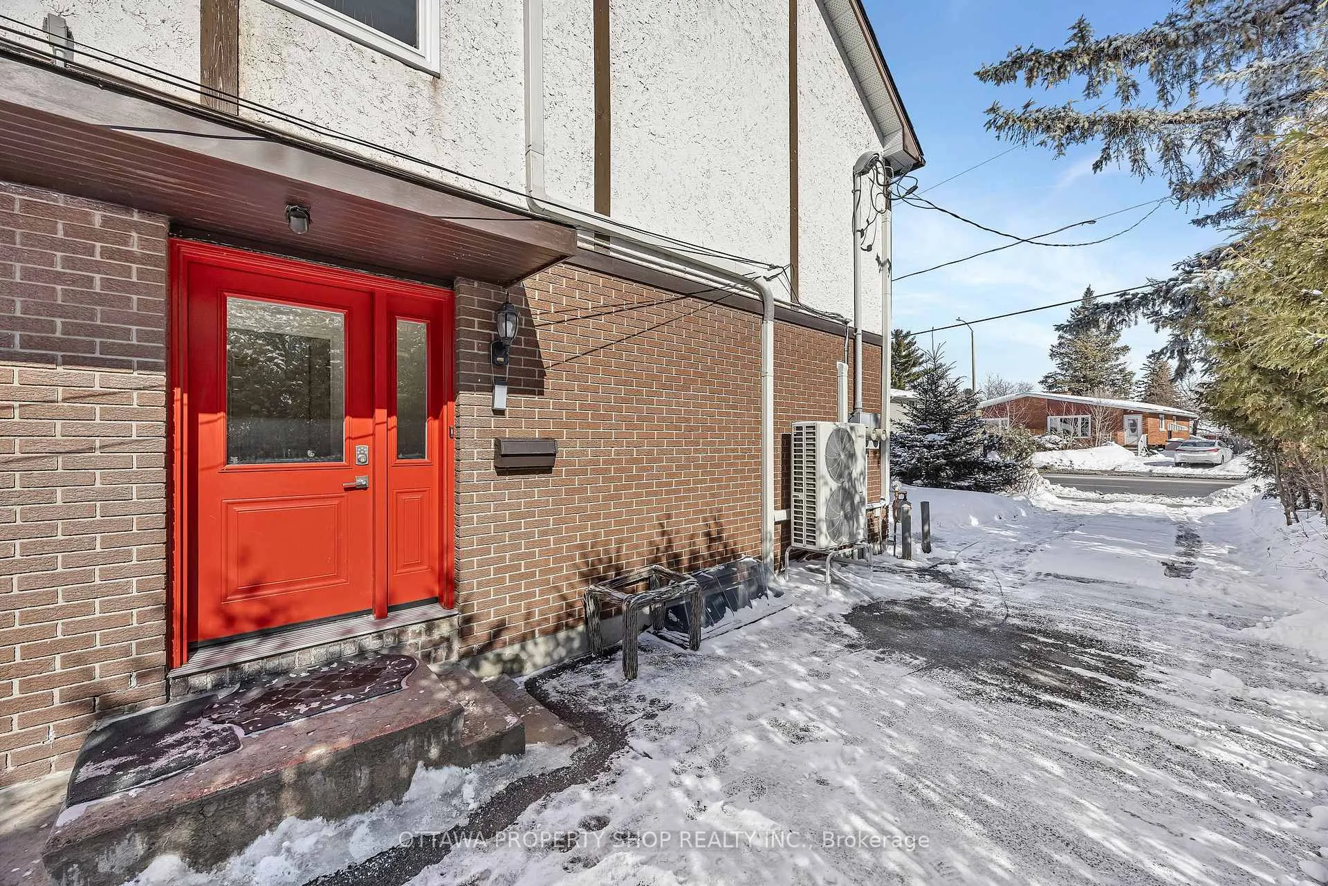 Photo 4 of 848 Maitland Avenue, Ottawa, McKellar Heights/Glabar Park — HOMEH